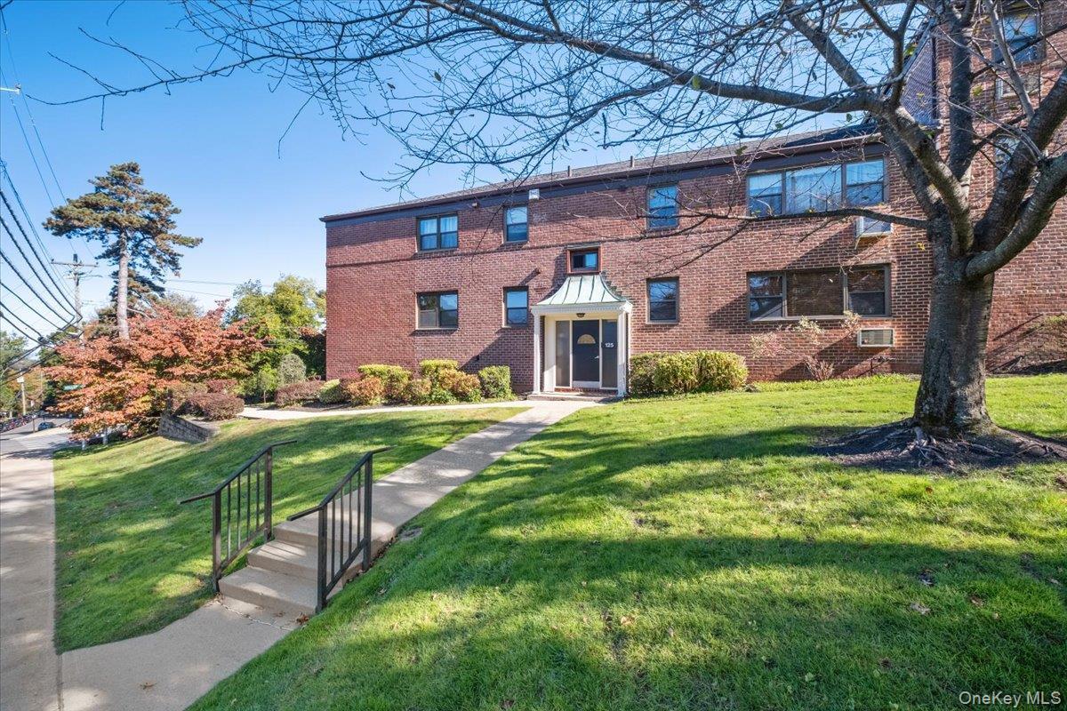 125 Beacon Hill Drive Unit: F-10, Dobbs Ferry