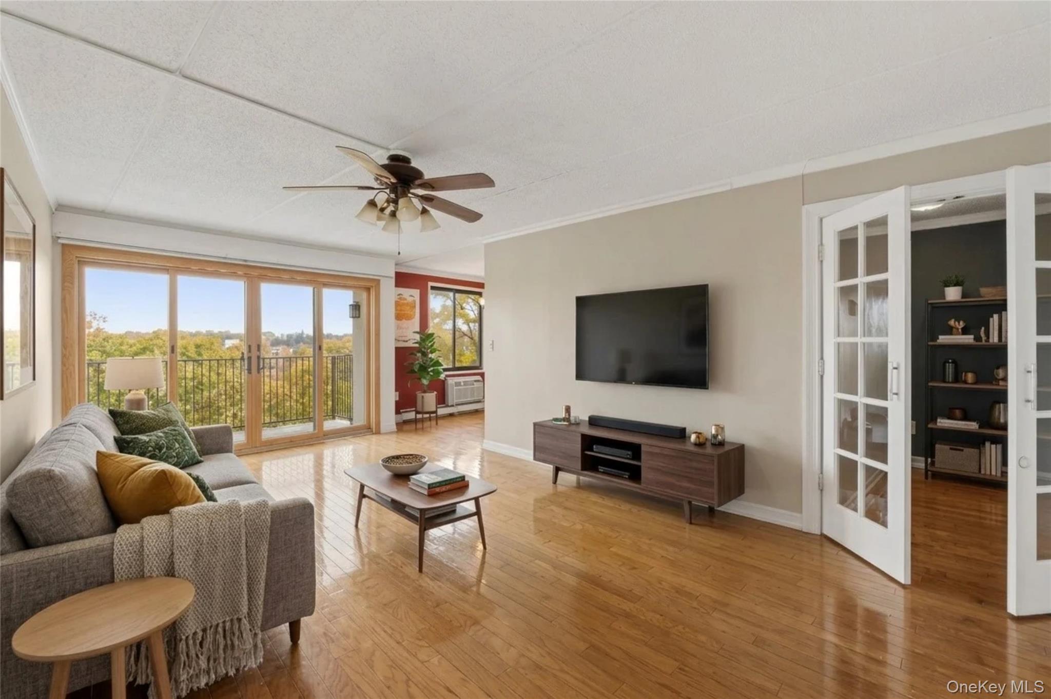 128 Colonial Parkway Unit: 4C thumbnail 5