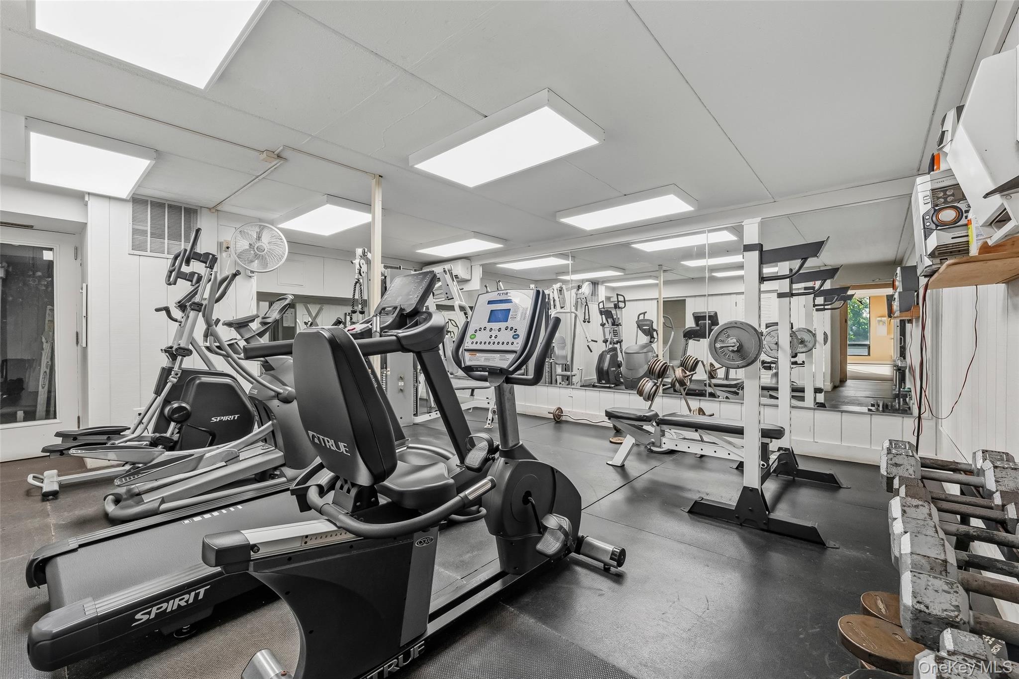 128 Colonial Parkway Unit: 4C thumbnail 35