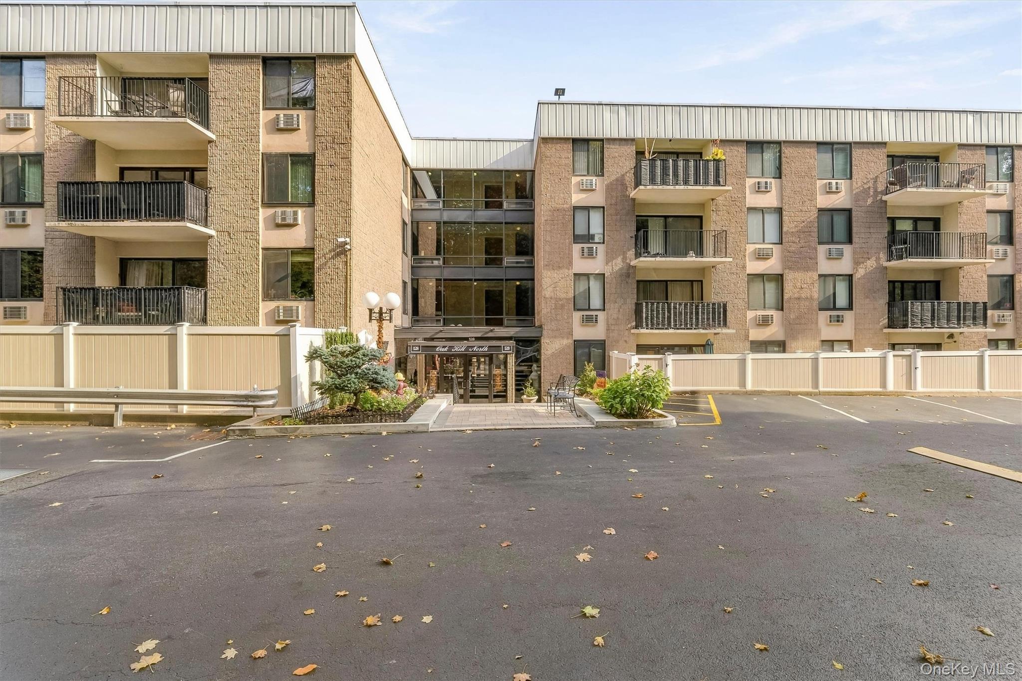 128 Colonial Parkway Unit: 4C thumbnail 38