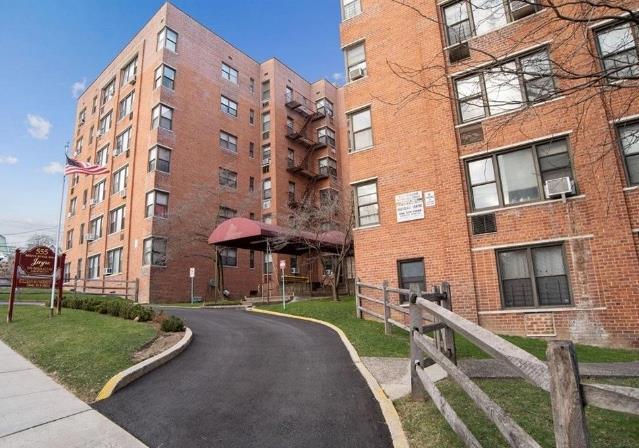 555 Bronx River Road Unit: 2K, Yonkers