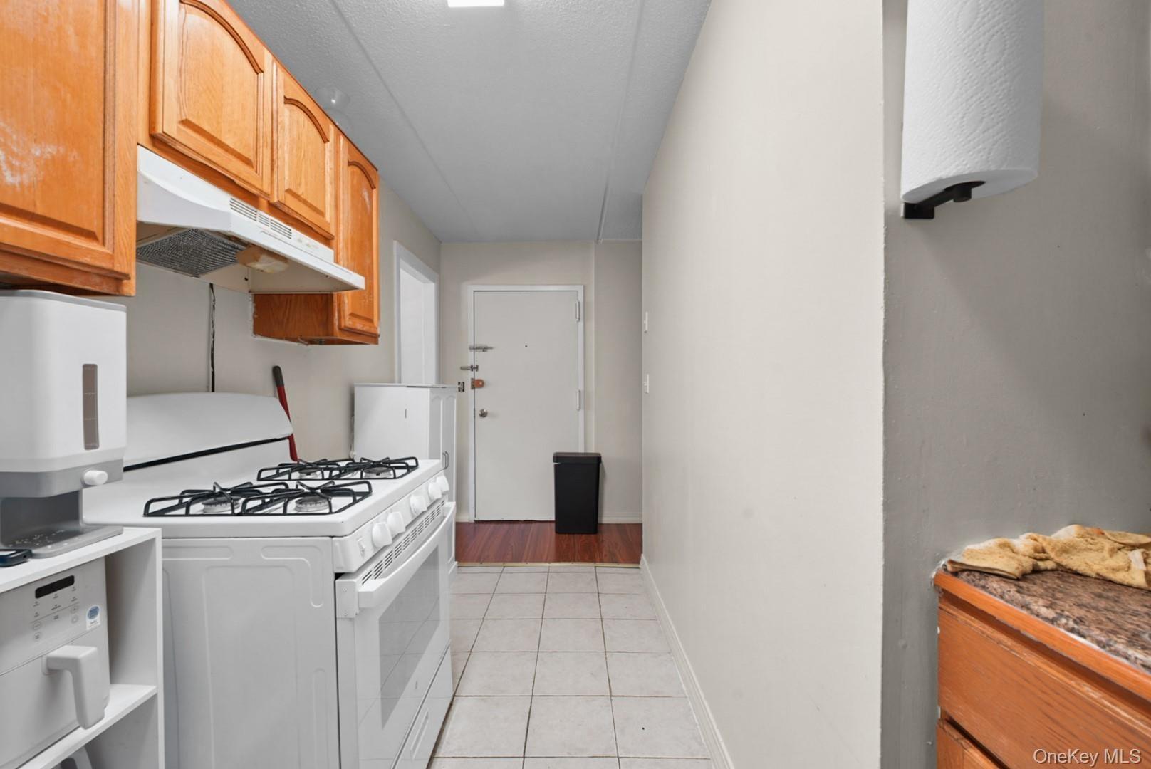 820 Bryant Avenue thumbnail 6