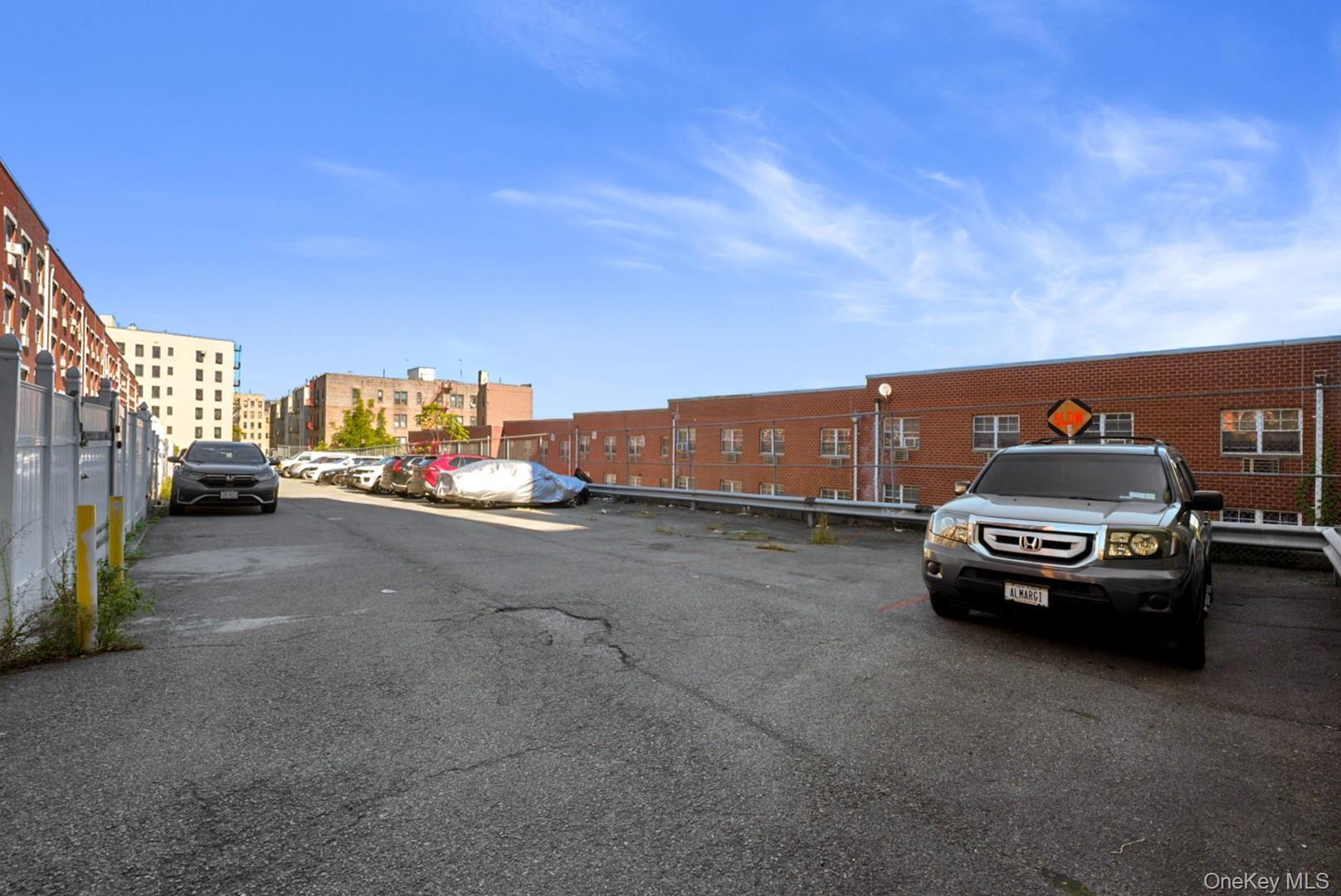820 Bryant Avenue thumbnail 19