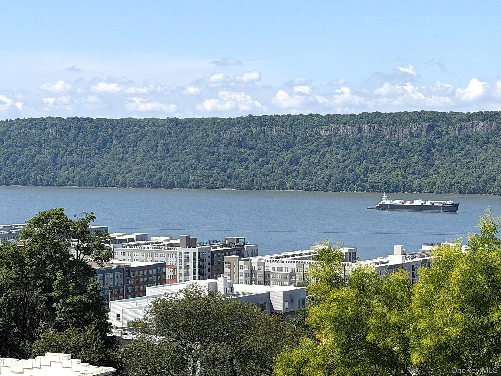 250 N Broadway Unit: PHD, Yonkers