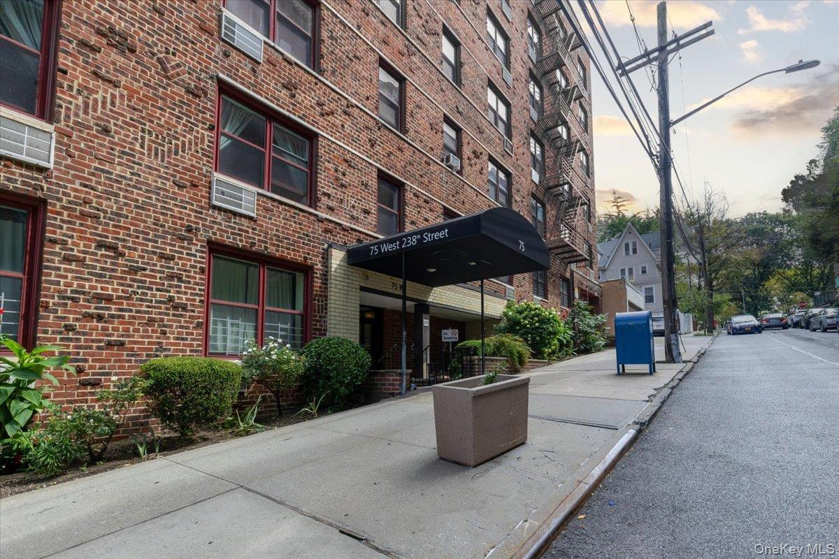 75 W 238th Street Unit: 2D, Bronx
