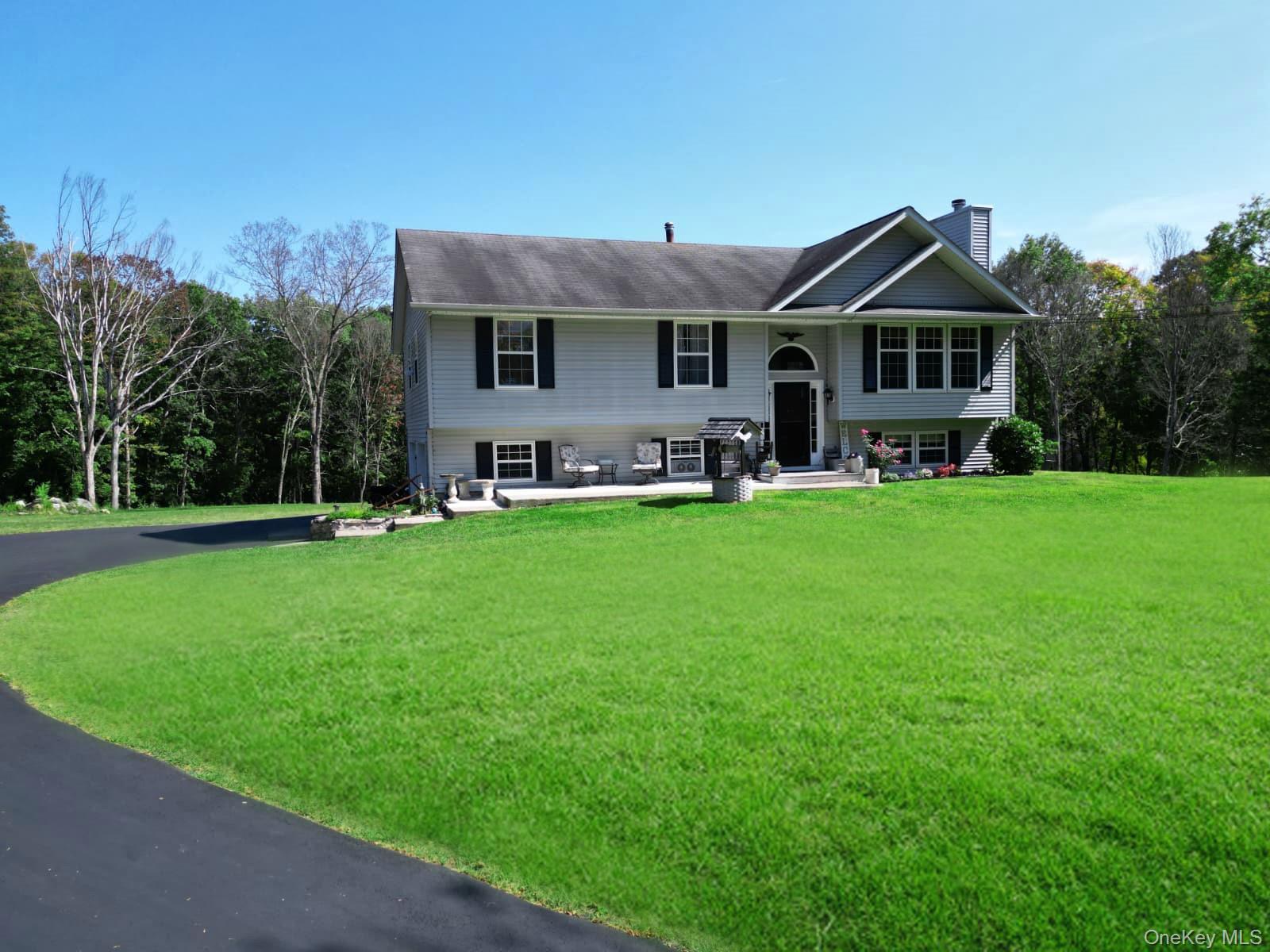 606 Twin Arch Road, Rock Tavern