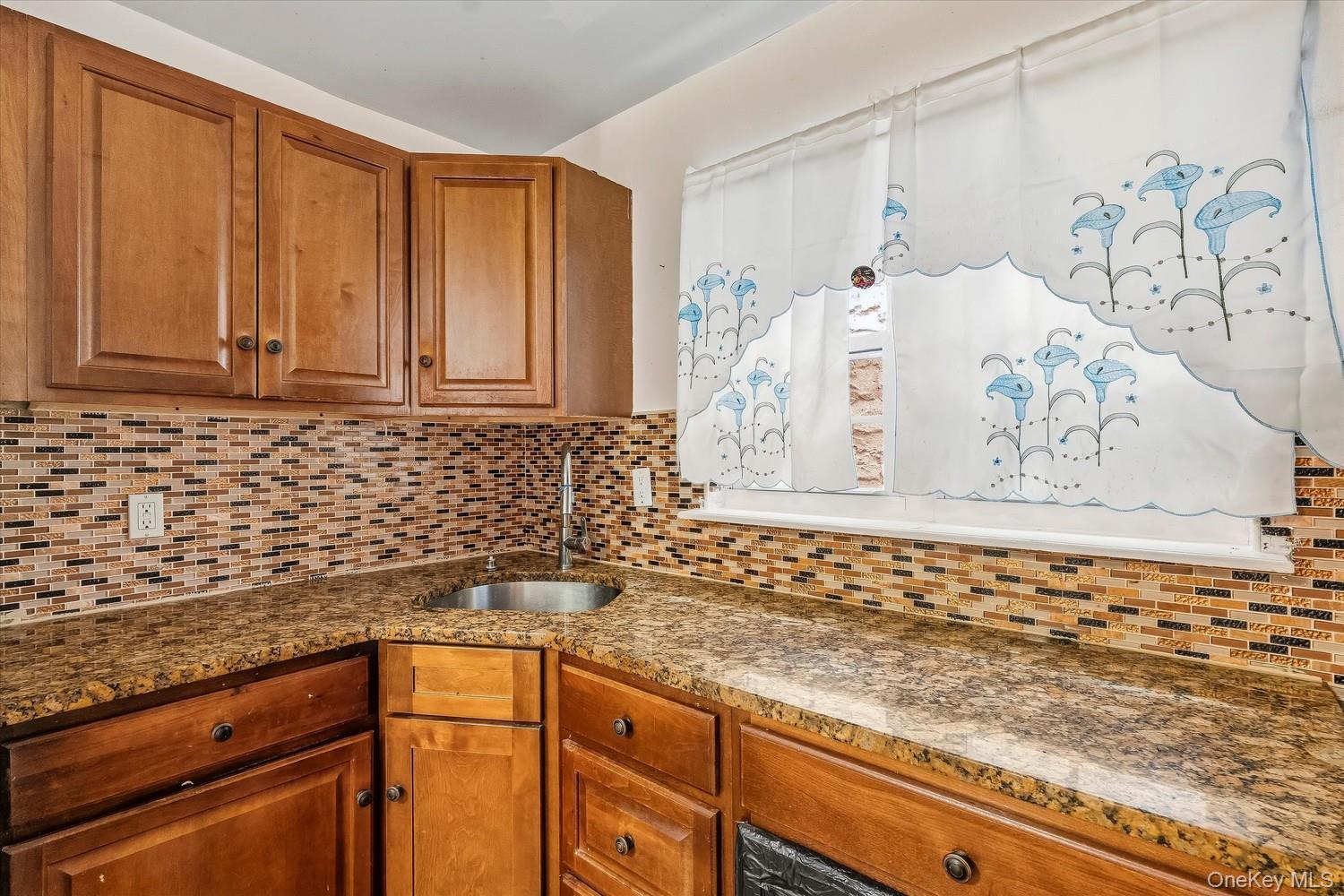 3229 Lurting Avenue thumbnail 13