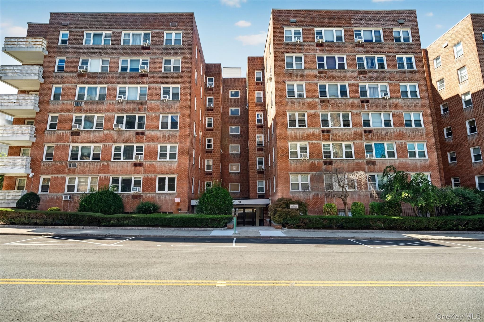 30 E Hartsdale Avenue Unit: 3L, Hartsdale