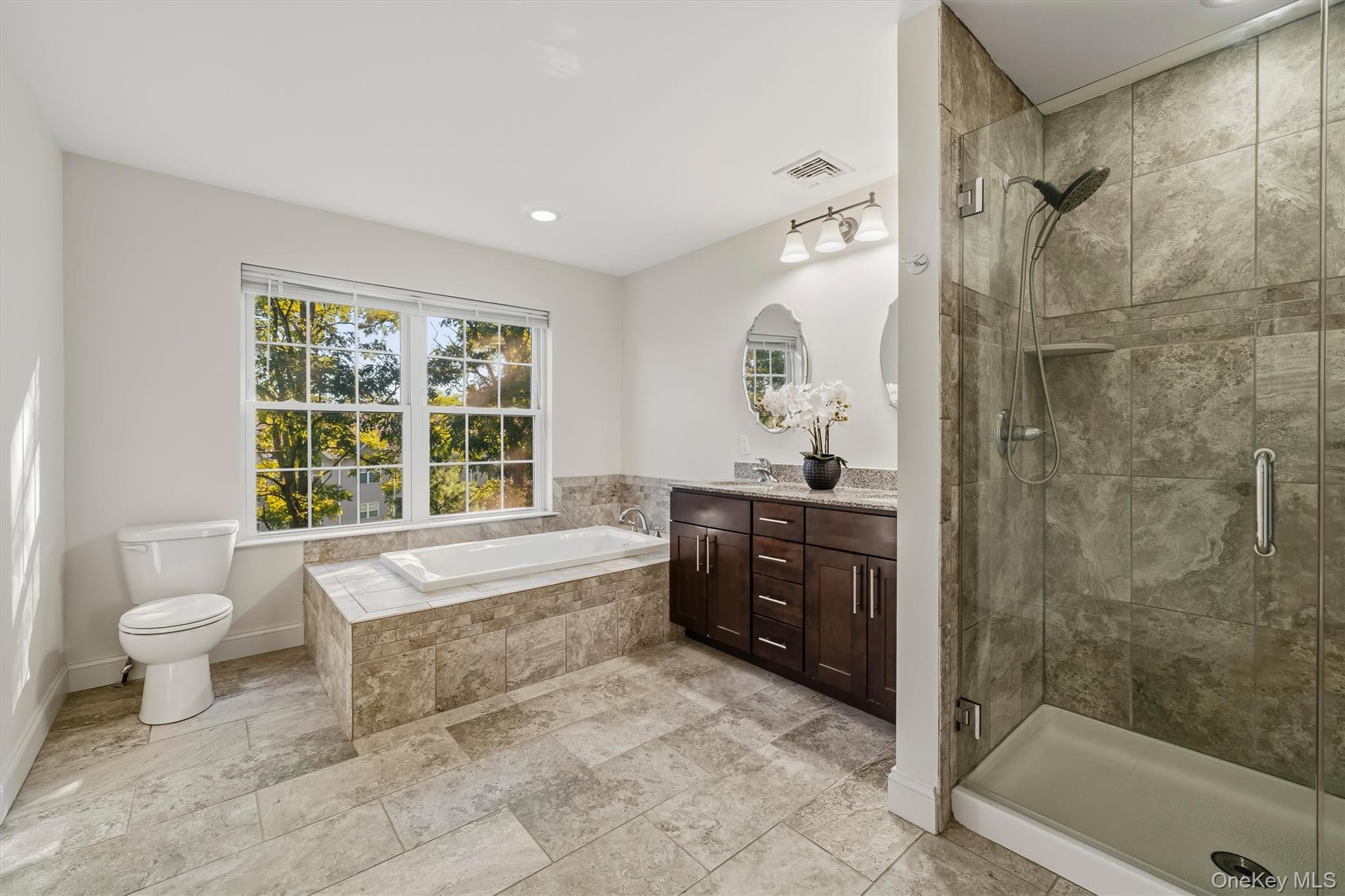 160 Highwood Drive thumbnail 6