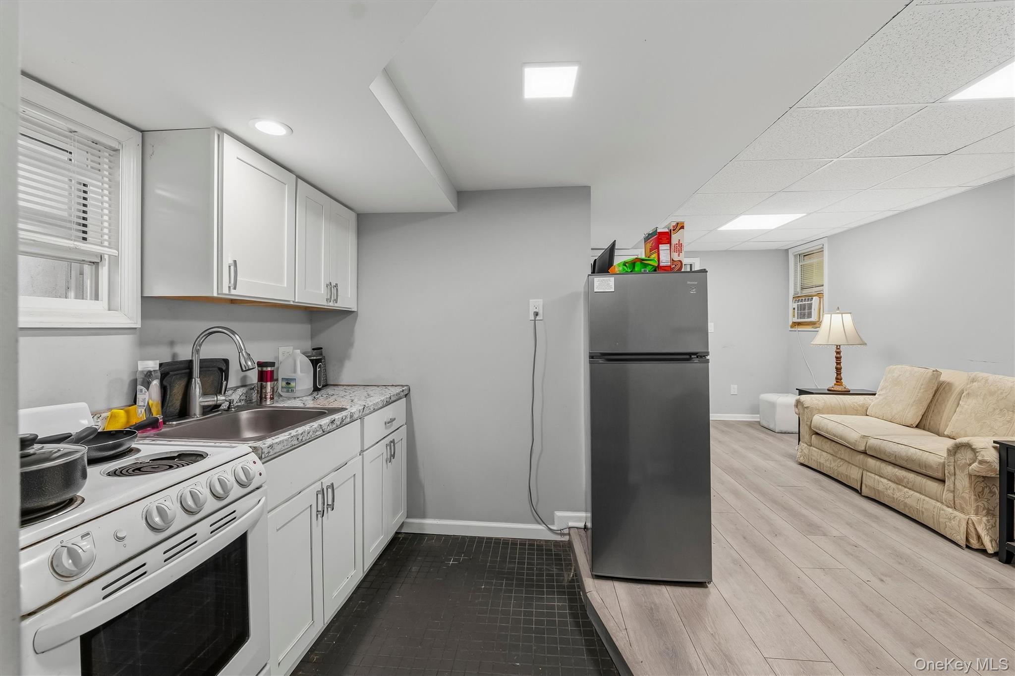 1711 Hobart Avenue thumbnail 41