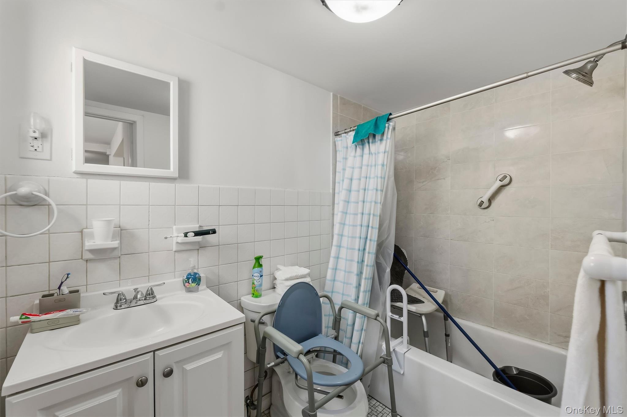 1711 Hobart Avenue thumbnail 24