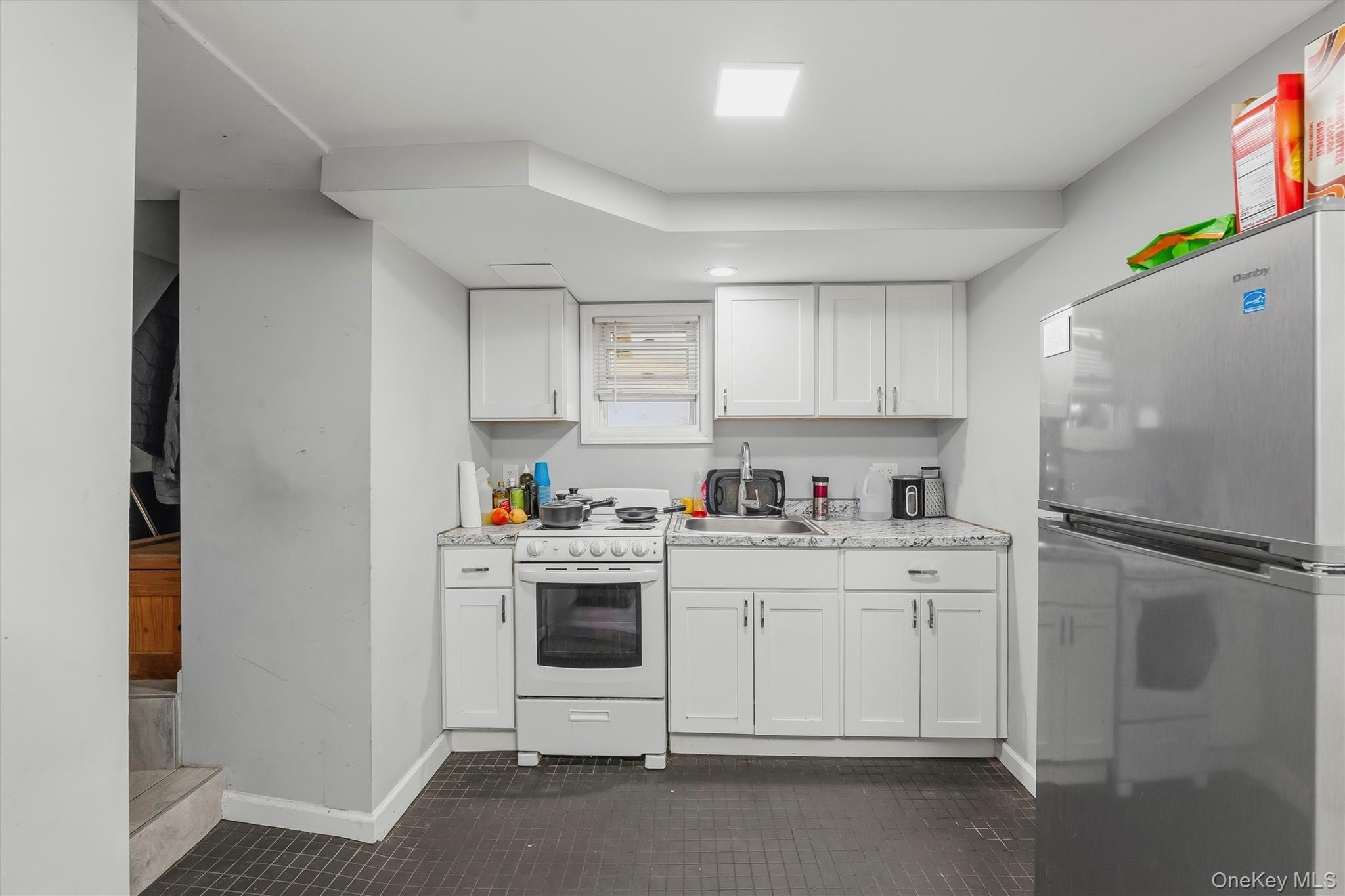 1711 Hobart Avenue thumbnail 40