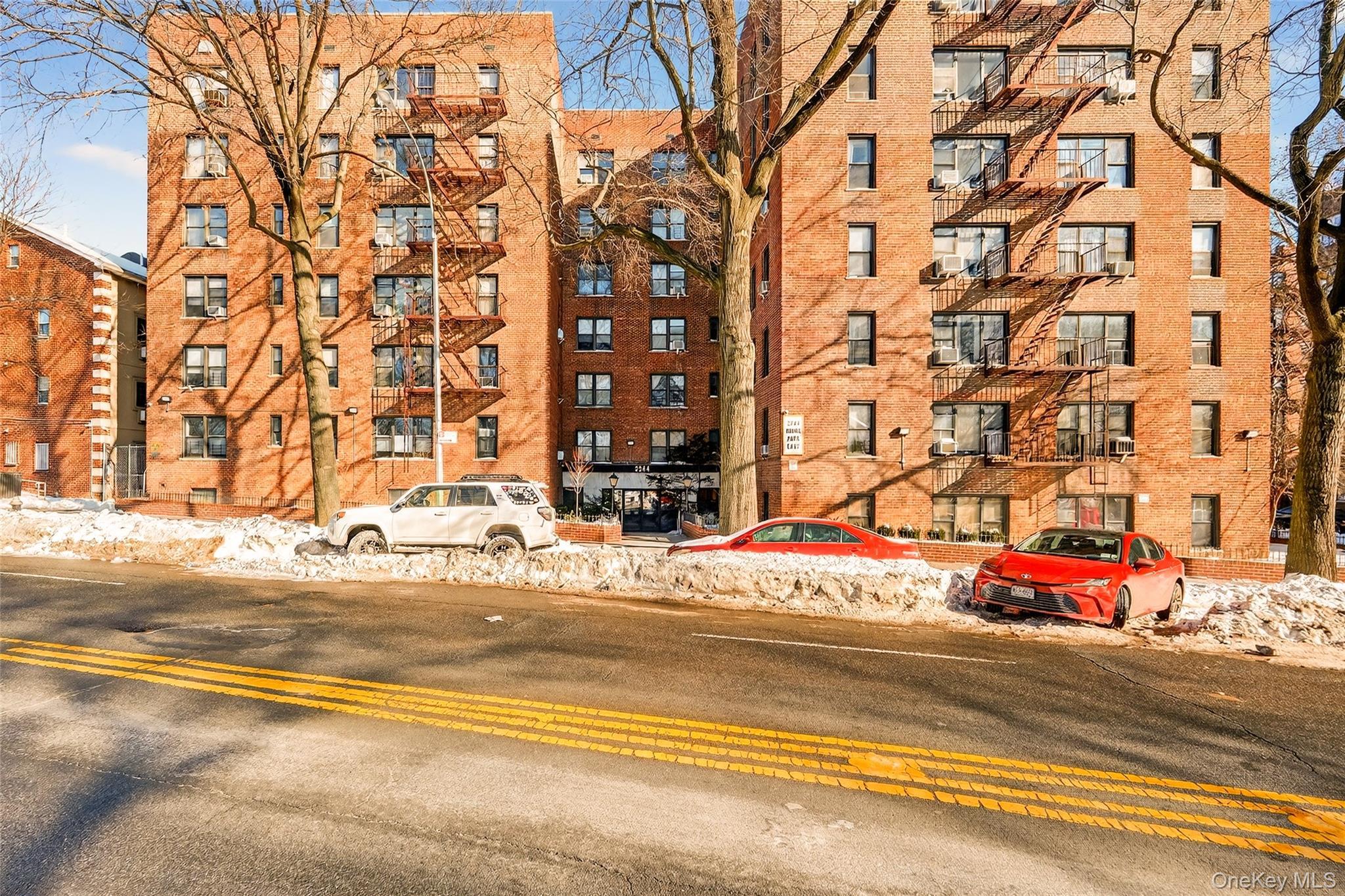 2244 Bronx Park Unit: 1H, Bronx