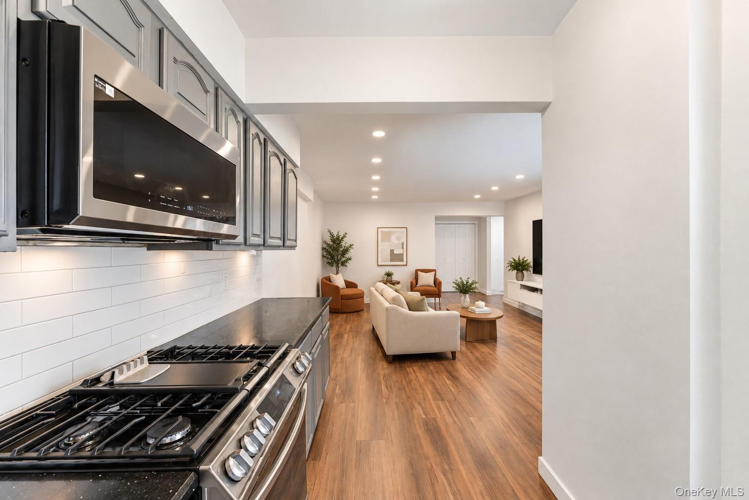 250 N Broadway Unit: 5B thumbnail 2