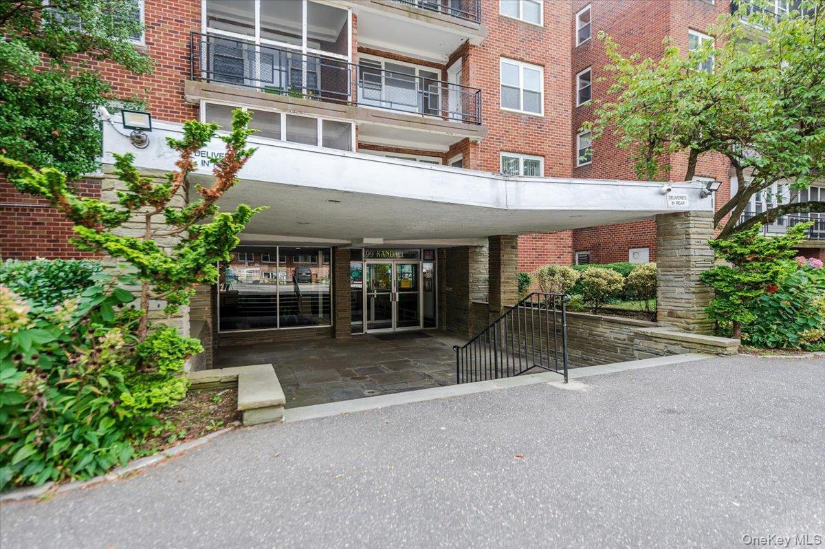 99 Randall Avenue Unit: 1F thumbnail 2