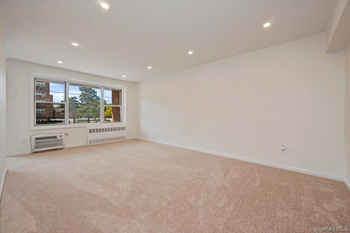 99 Randall Avenue Unit: 1F thumbnail 4