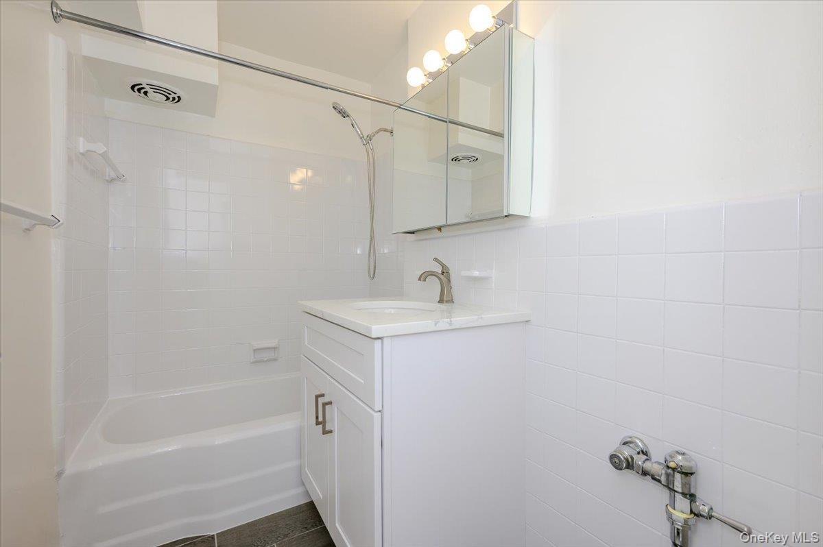 99 Randall Avenue Unit: 1F thumbnail 12