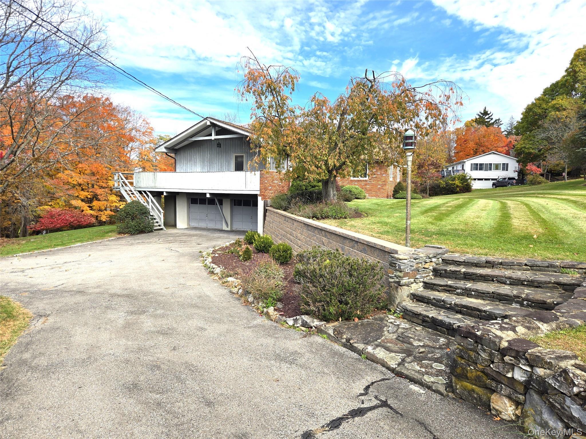 15 Deerwood Drive thumbnail 2