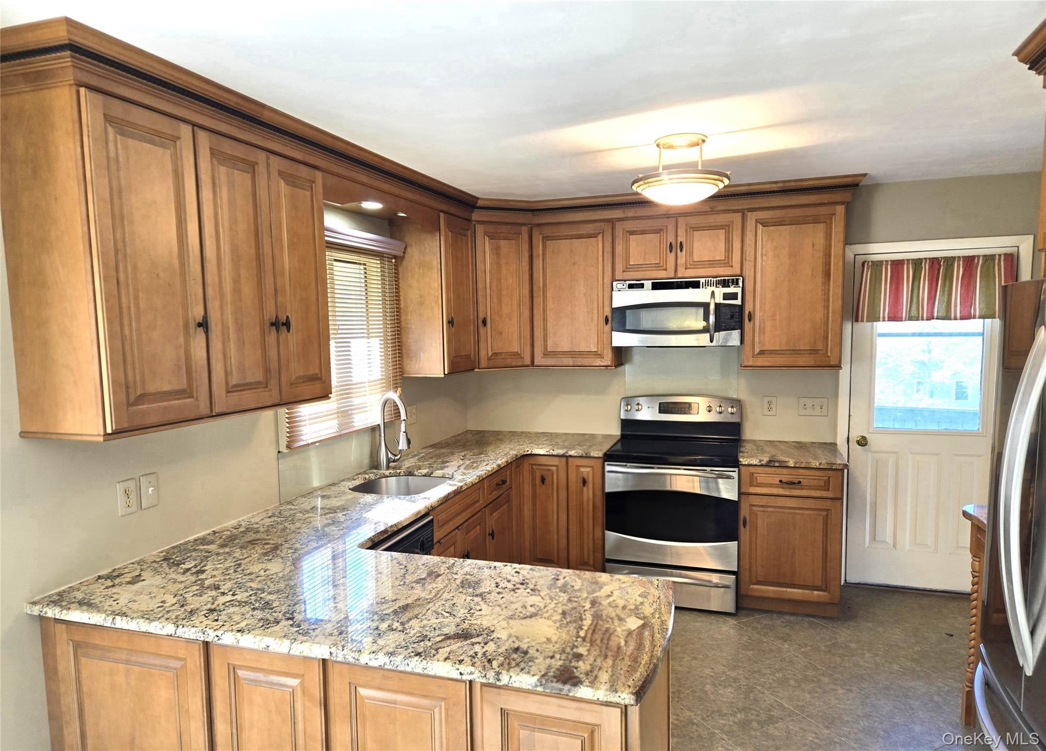 15 Deerwood Drive thumbnail 13