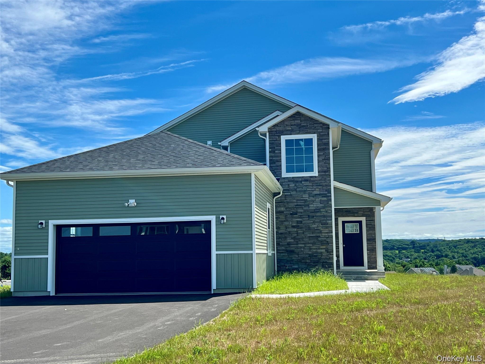 38 Dartmouth Drive, Poughkeepsie