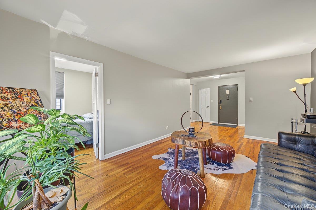 285 East 35th Street ST Unit: 6E thumbnail 2