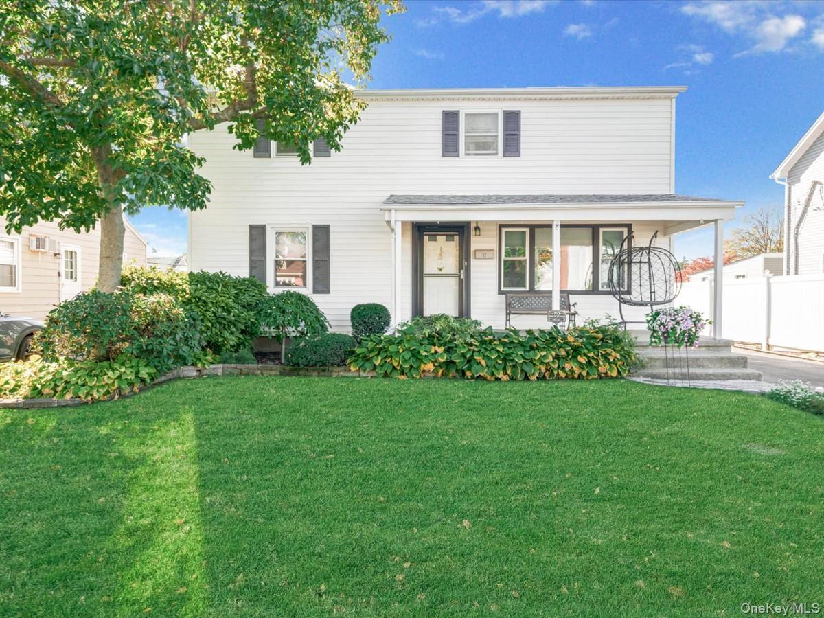 17 Arnold Street, Hicksville