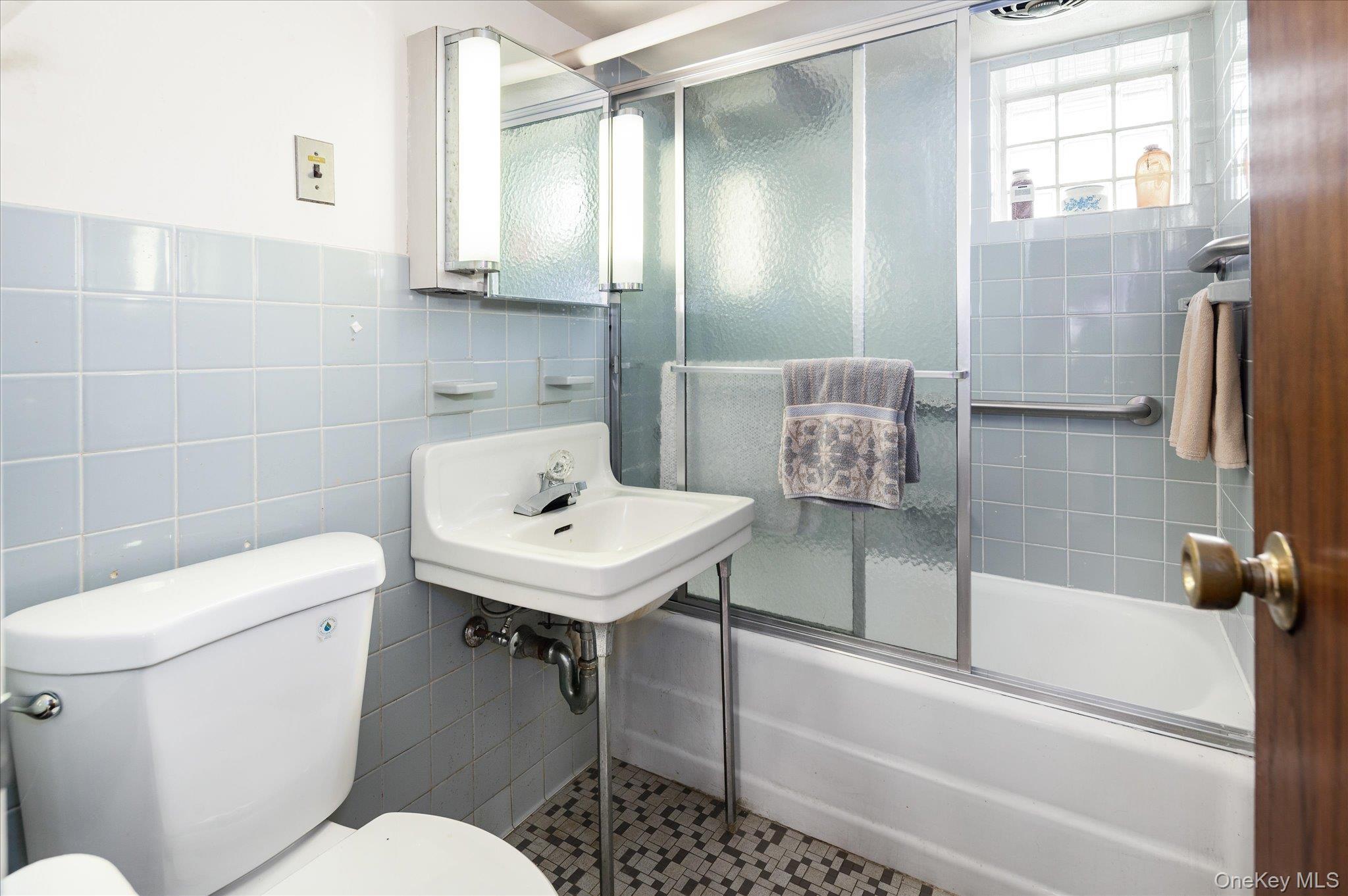 321 Hayward Street thumbnail 20