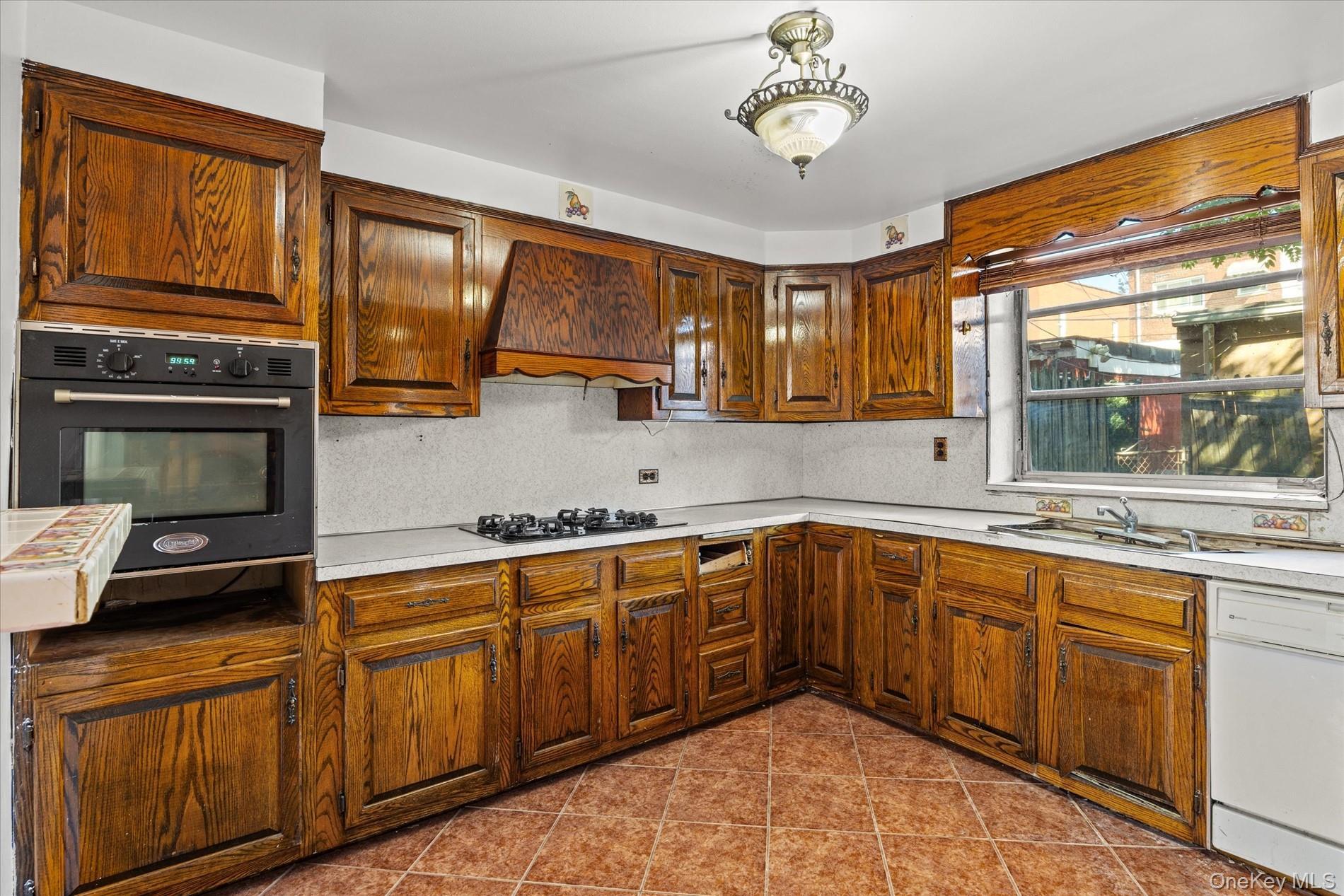 1441 Troy Avenue AVE thumbnail 17