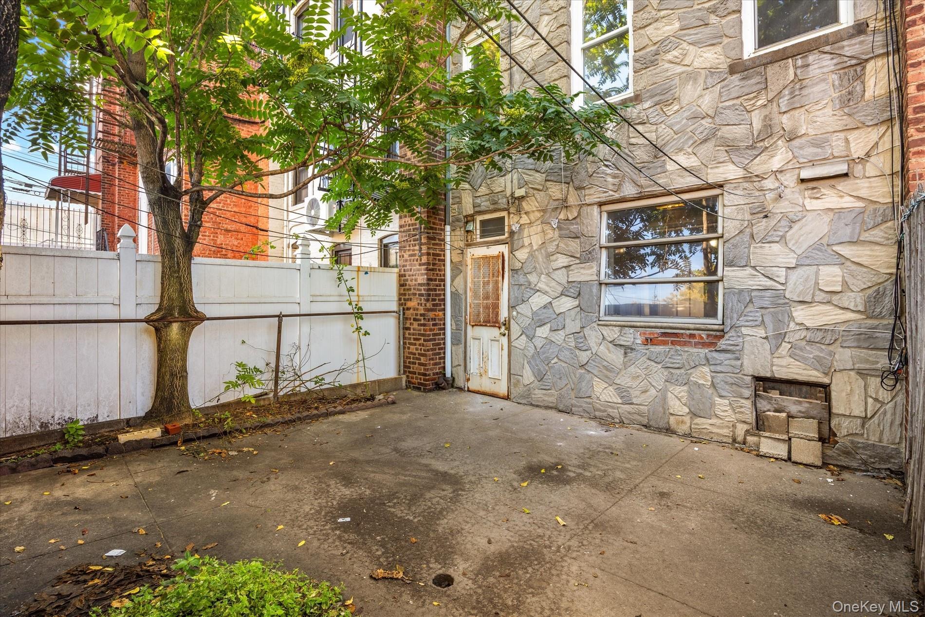 1441 Troy Avenue AVE thumbnail 23