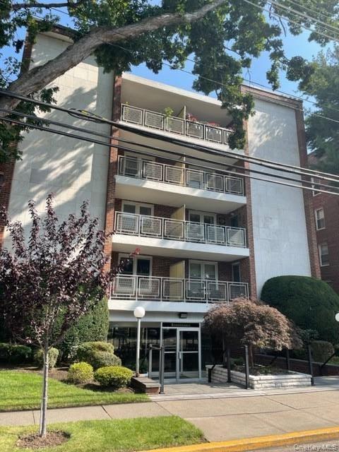 110 Brooklyn Avenue Unit: 3K, Freeport
