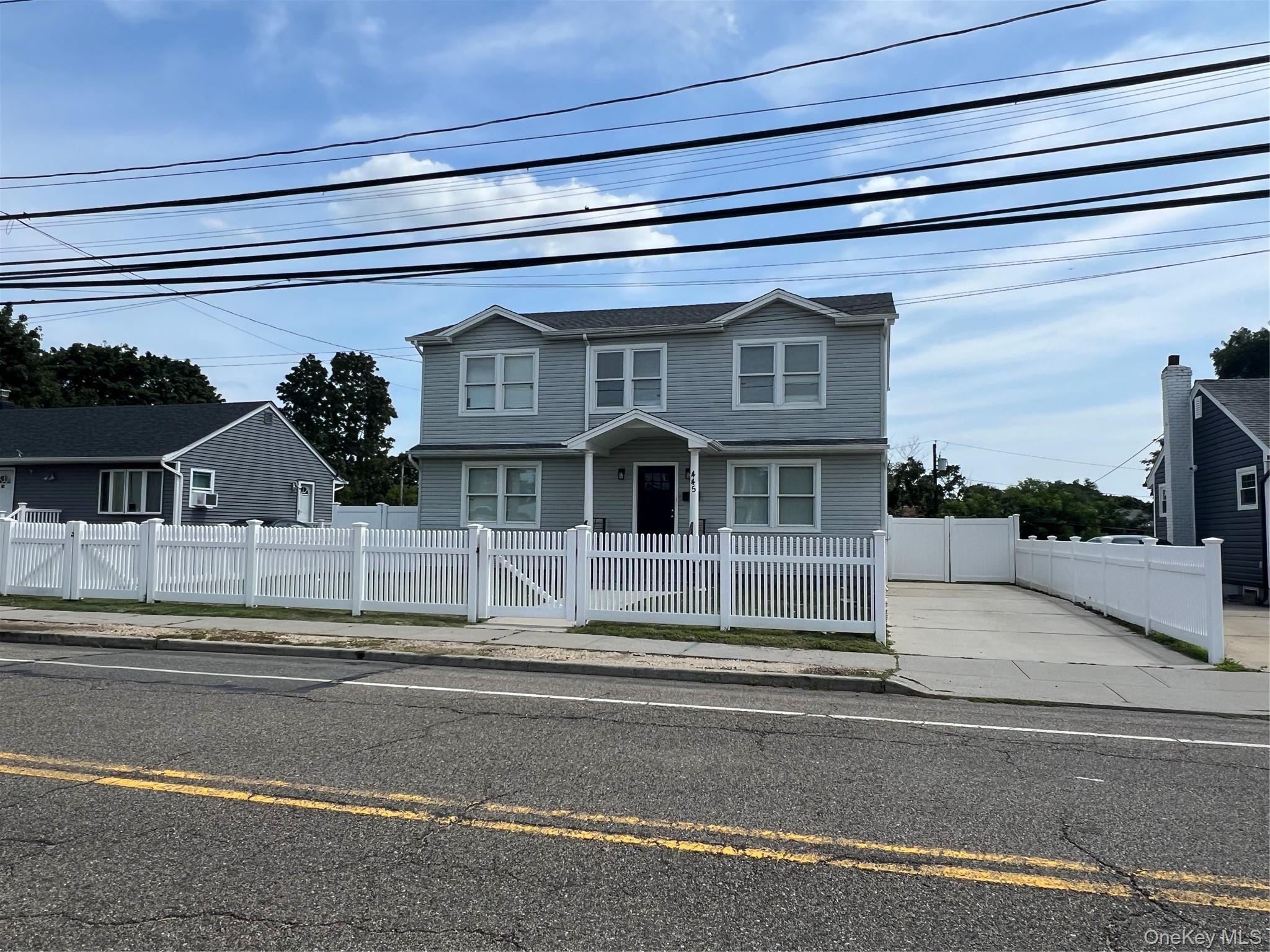 445 Albany Avenue, Amityville