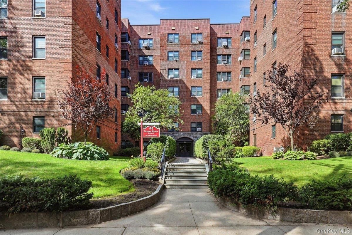 30 Ehrbar Unit: F121, Mount Vernon