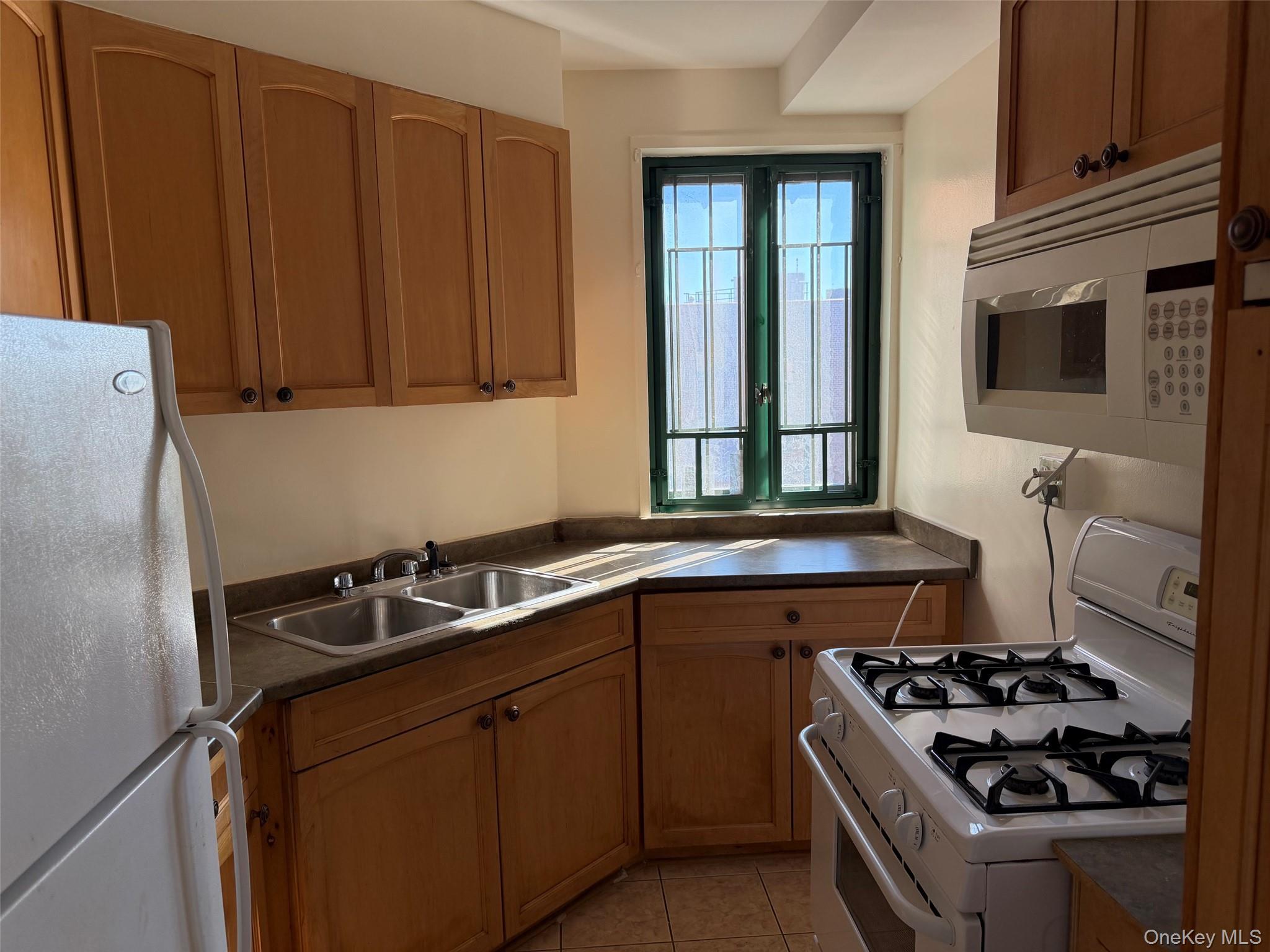 9 Metropolitan Oval Unit: 7C thumbnail 4