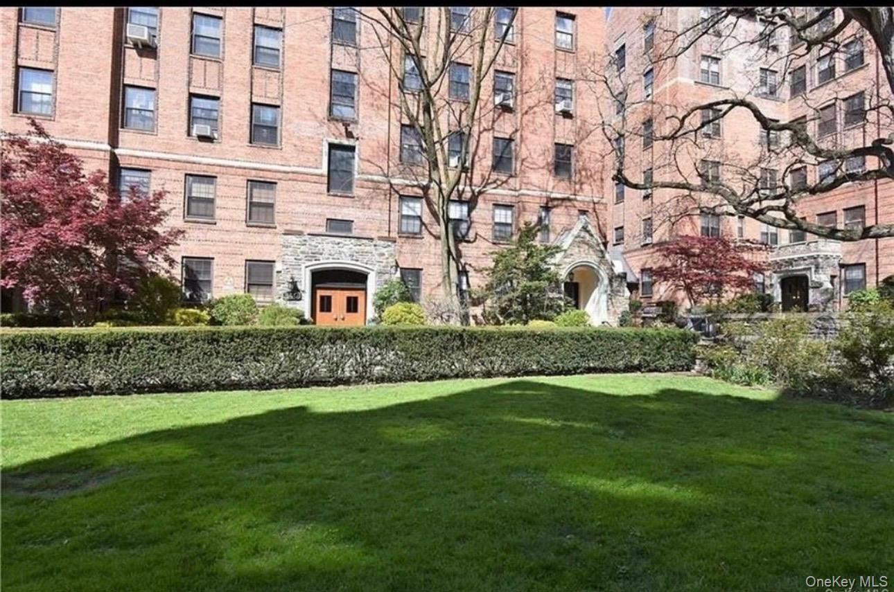 840 Bronx River Road Unit: 4a, Yonkers