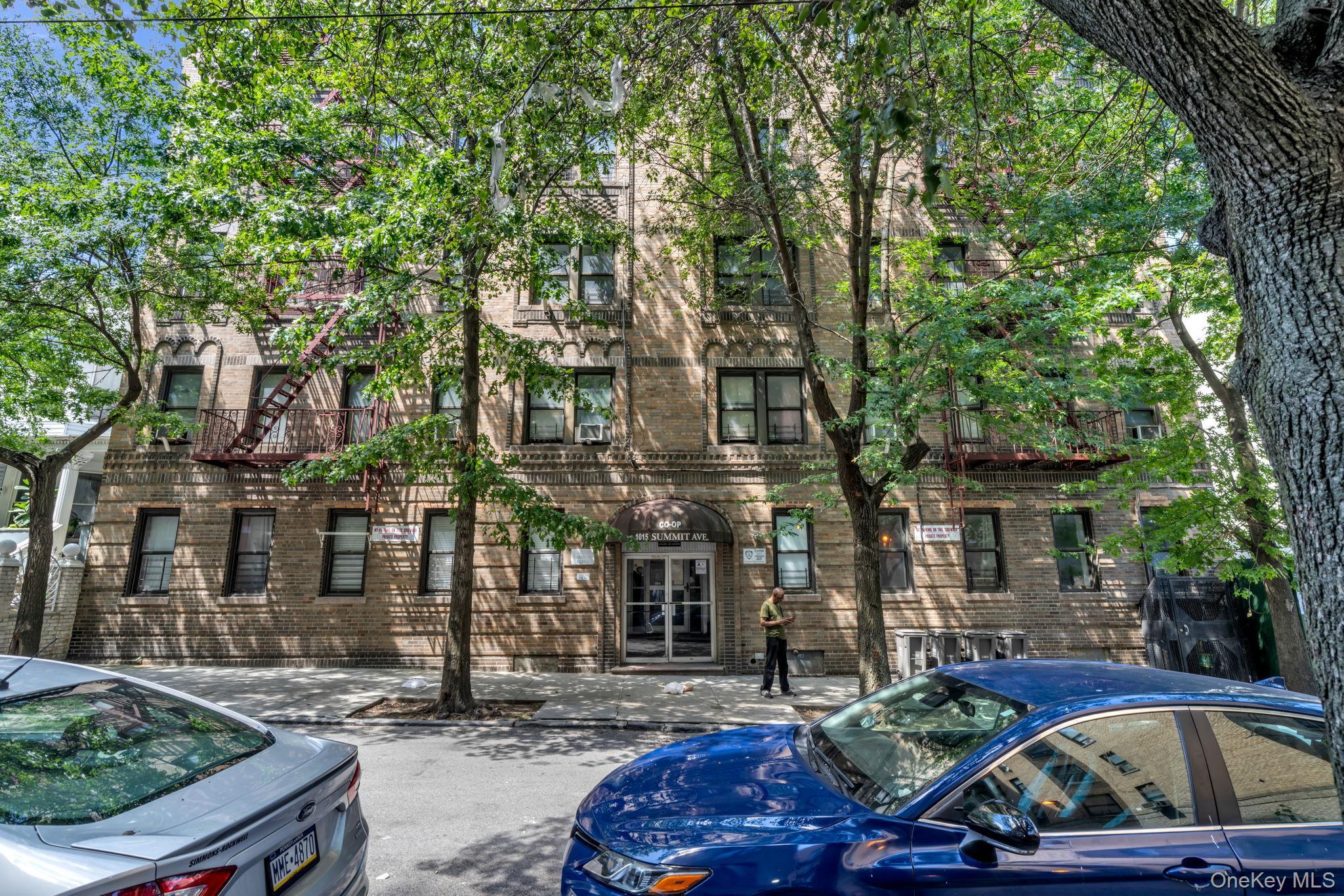 1015 Summit Avenue Unit: 2A, Bronx