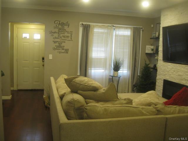 2716 Morgan Avenue thumbnail 2