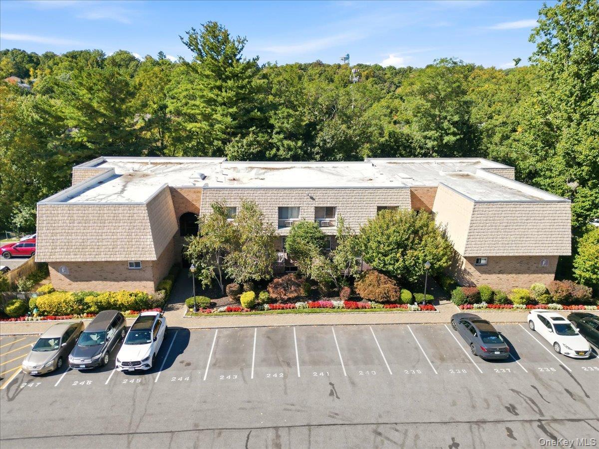 330 Central Park Avenue Unit: F12, Scarsdale