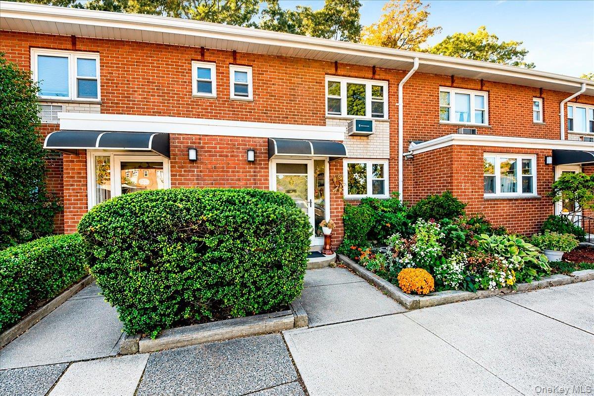 673 Pelham Road Unit: E2, New Rochelle