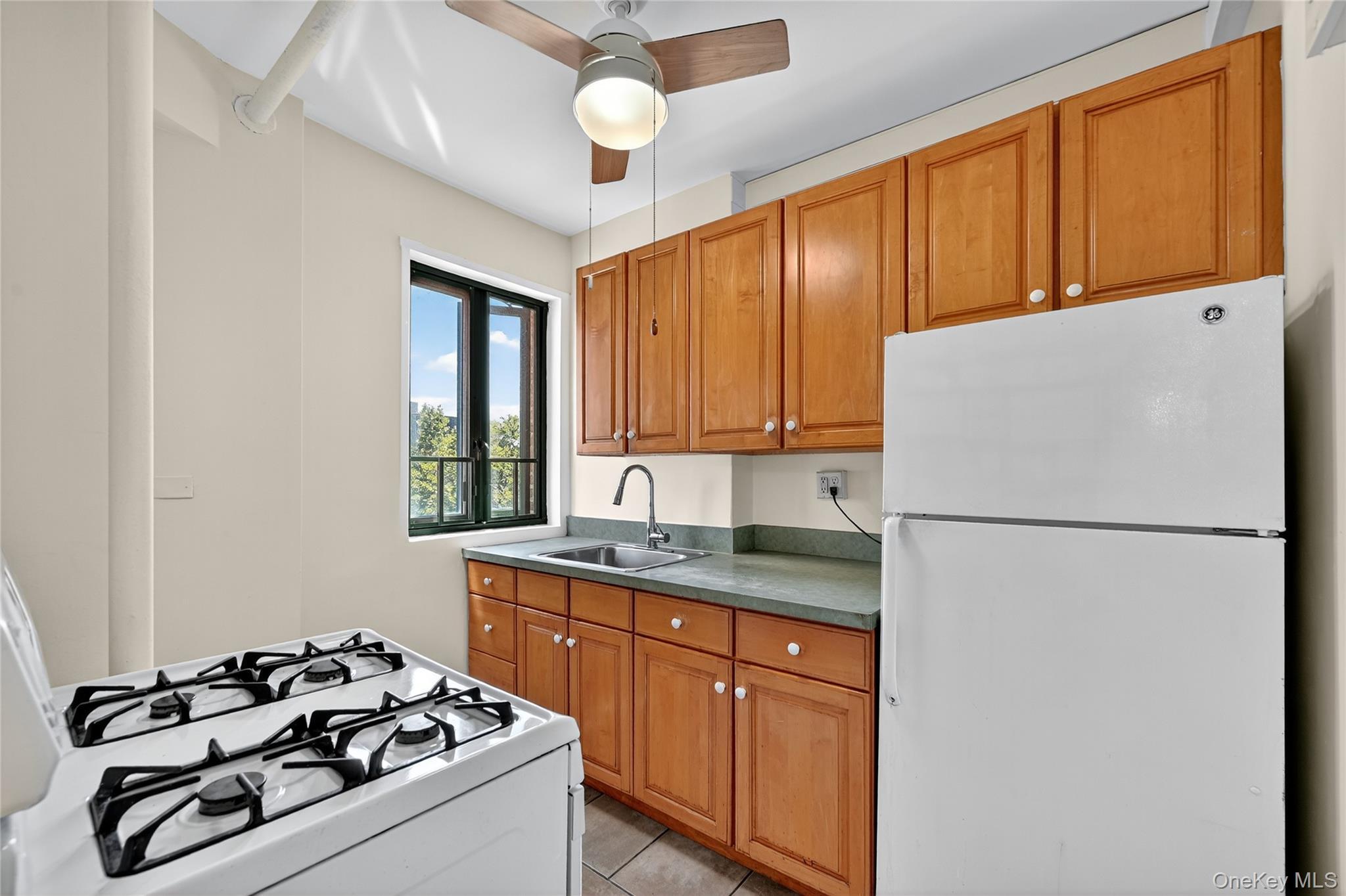 1555 Unionport Road Unit: 7B, Bronx