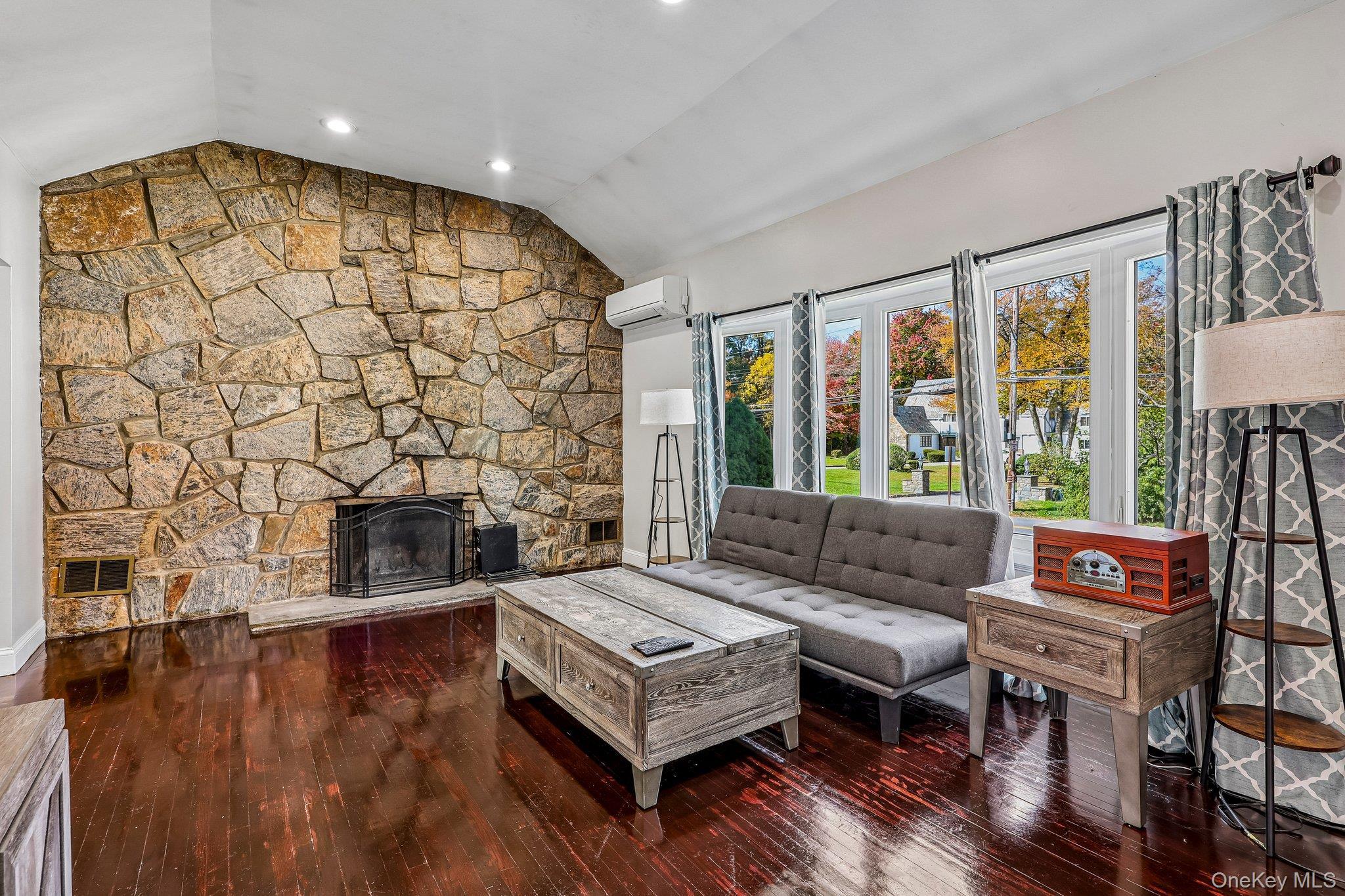 241 Stratton Road thumbnail 5