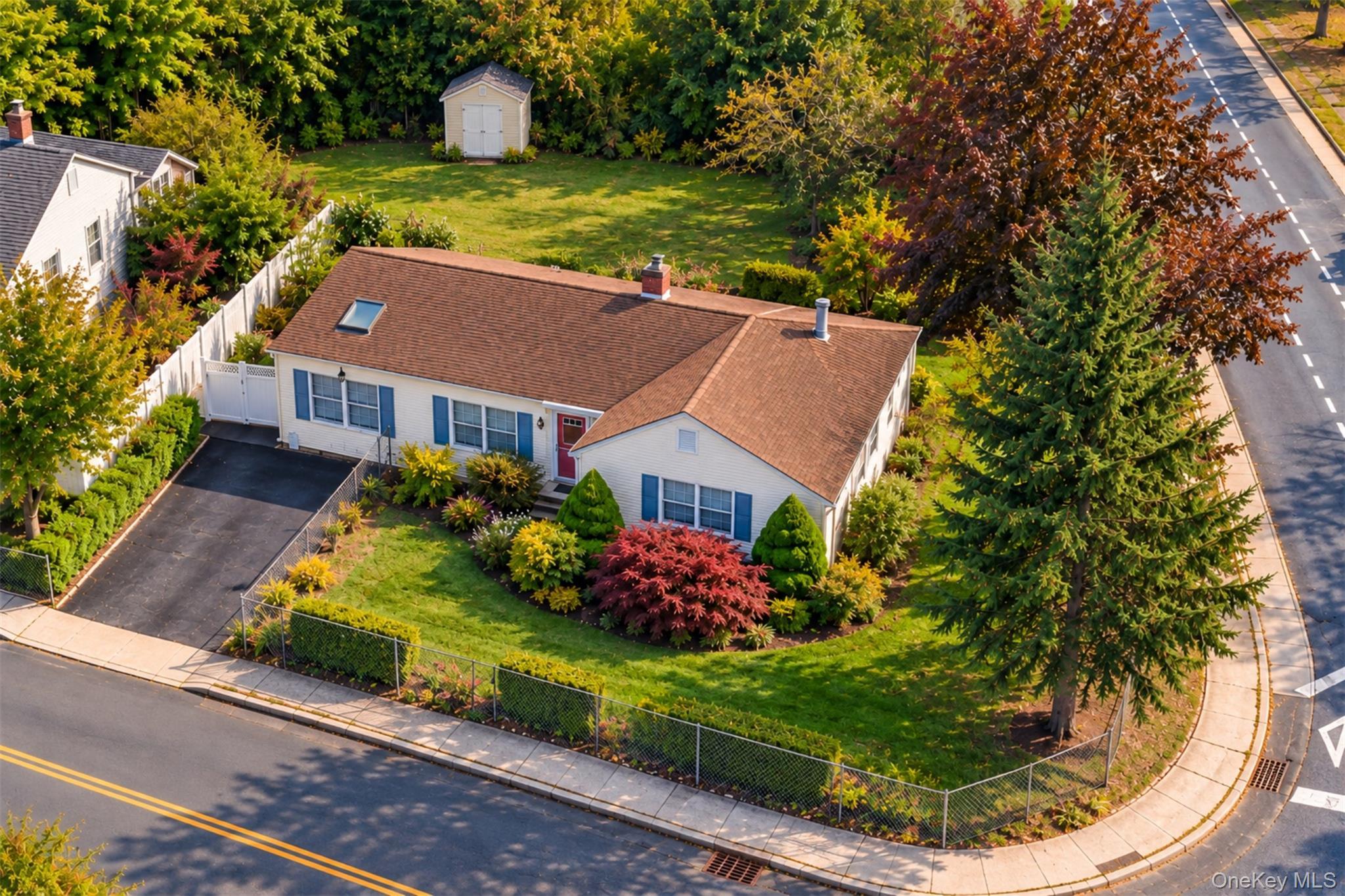 2 Maple Avenue thumbnail 4