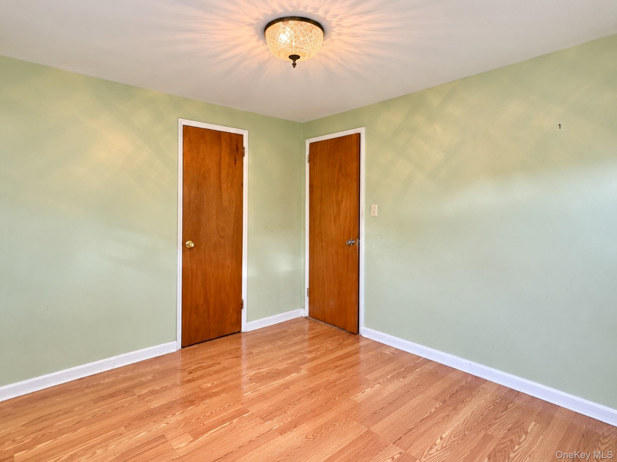 2 Maple Avenue thumbnail 16