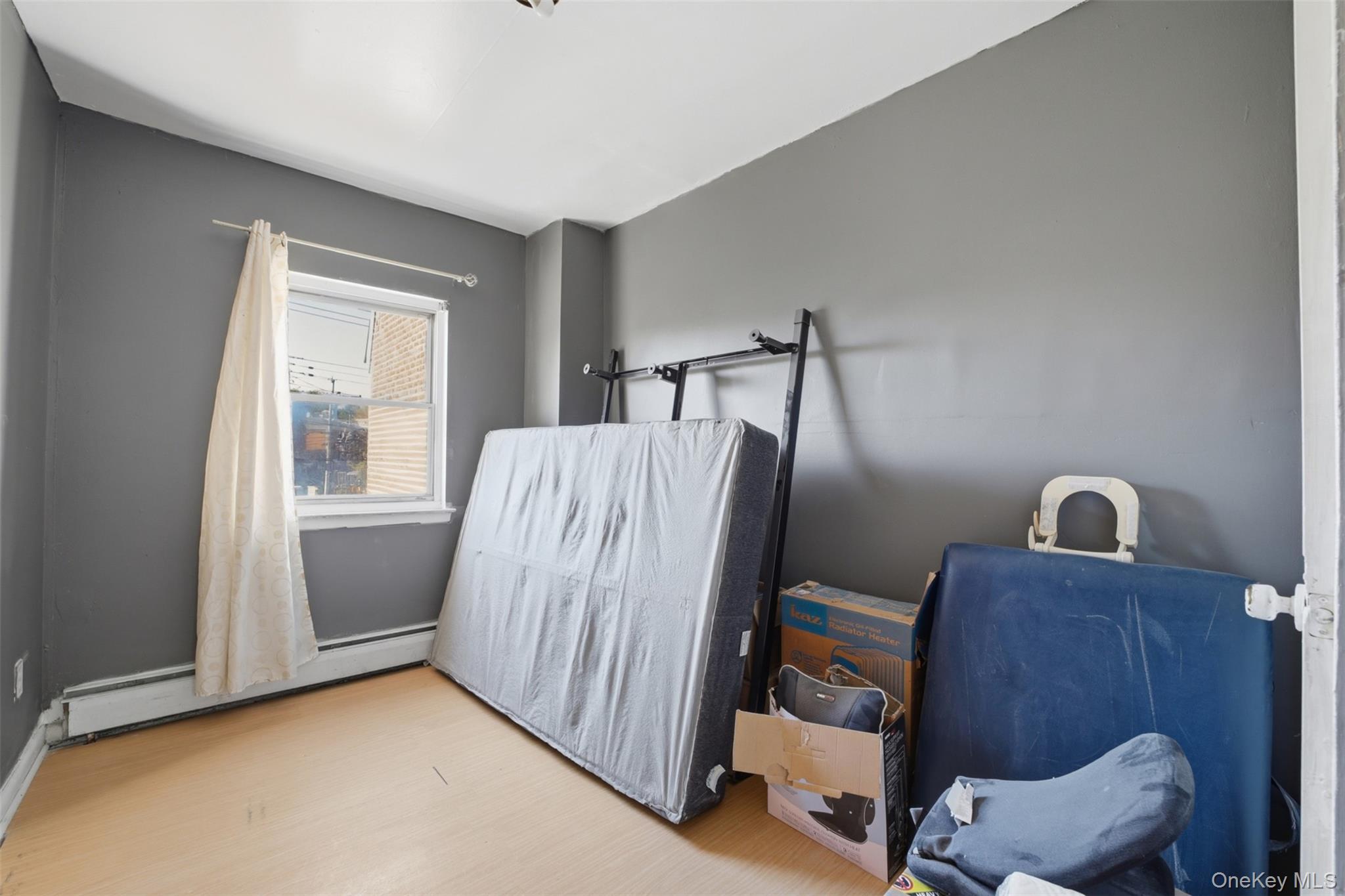 1073 E 233rd Street thumbnail 9