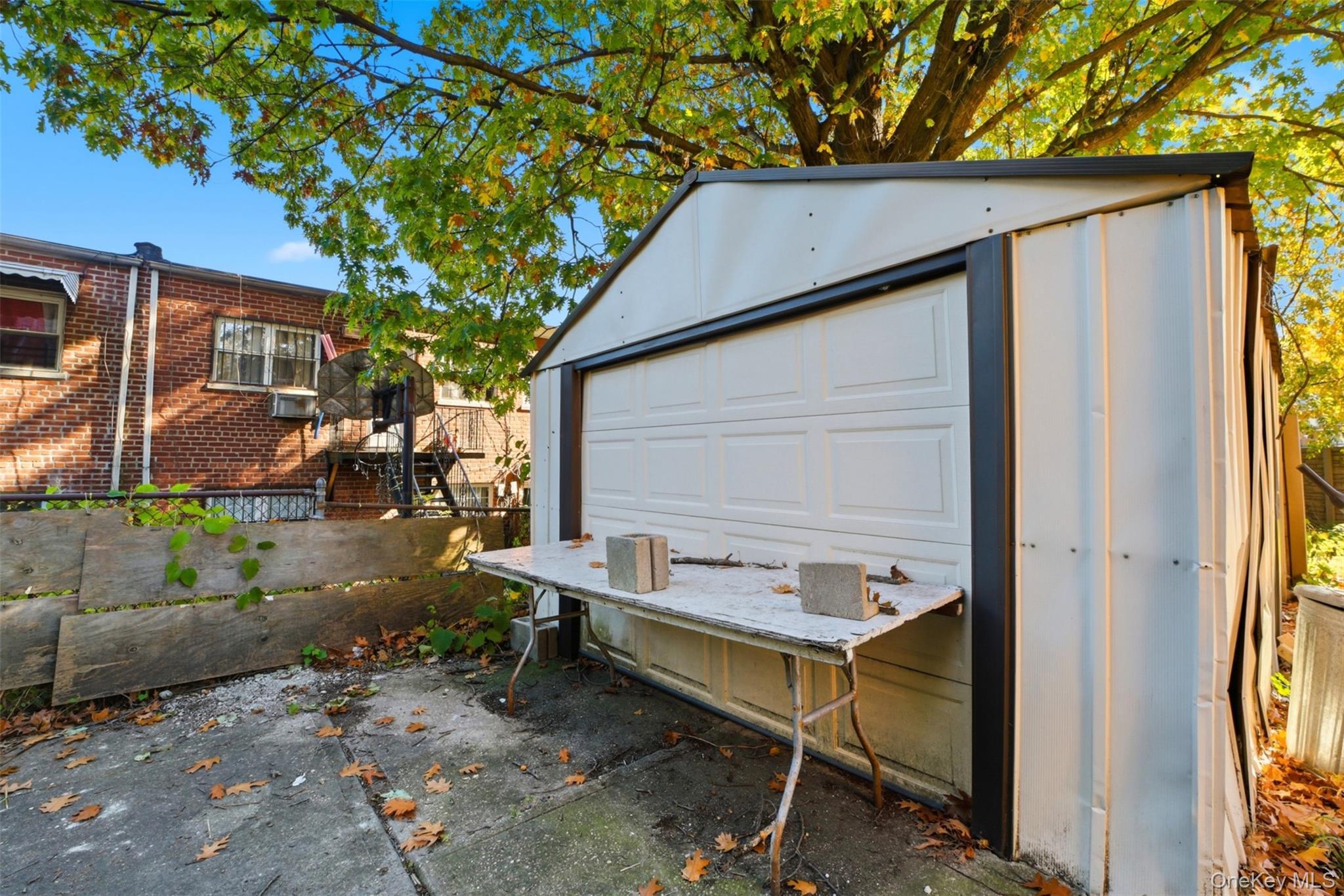 1073 E 233rd Street thumbnail 31