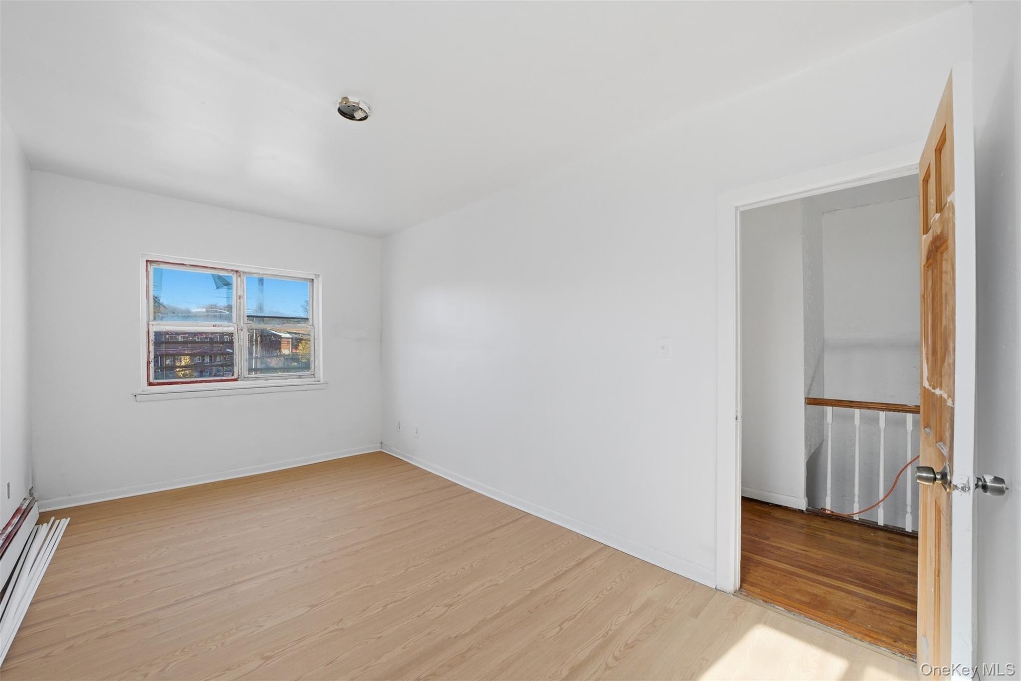 1073 E 233rd Street thumbnail 3