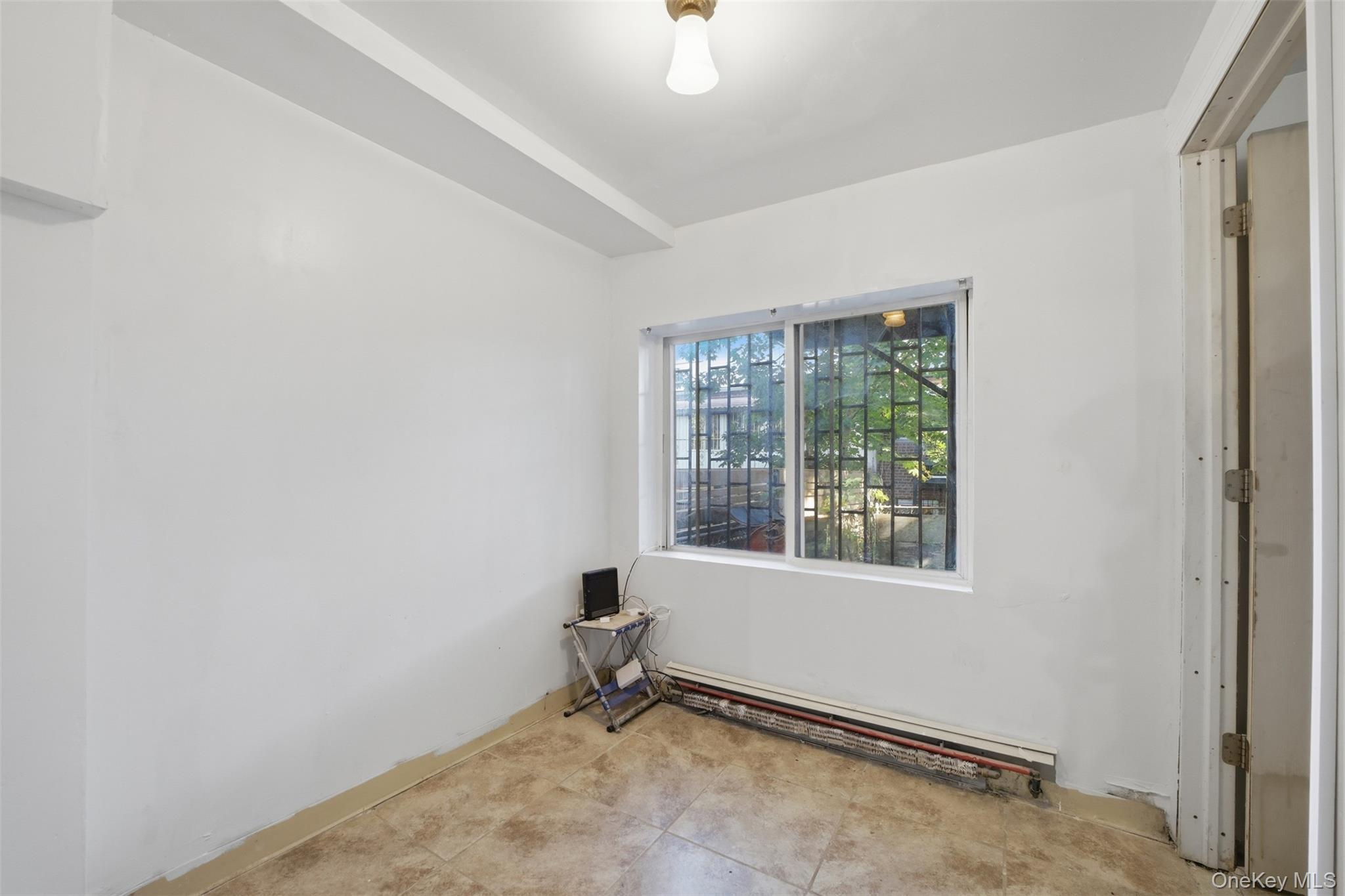 1073 E 233rd Street thumbnail 21