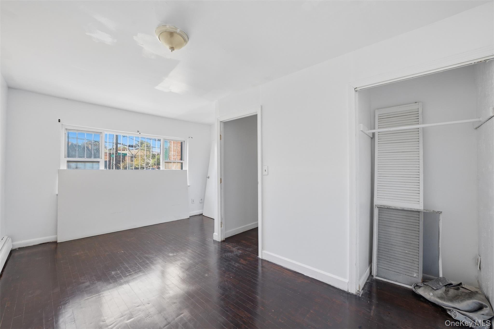 1073 E 233rd Street thumbnail 11