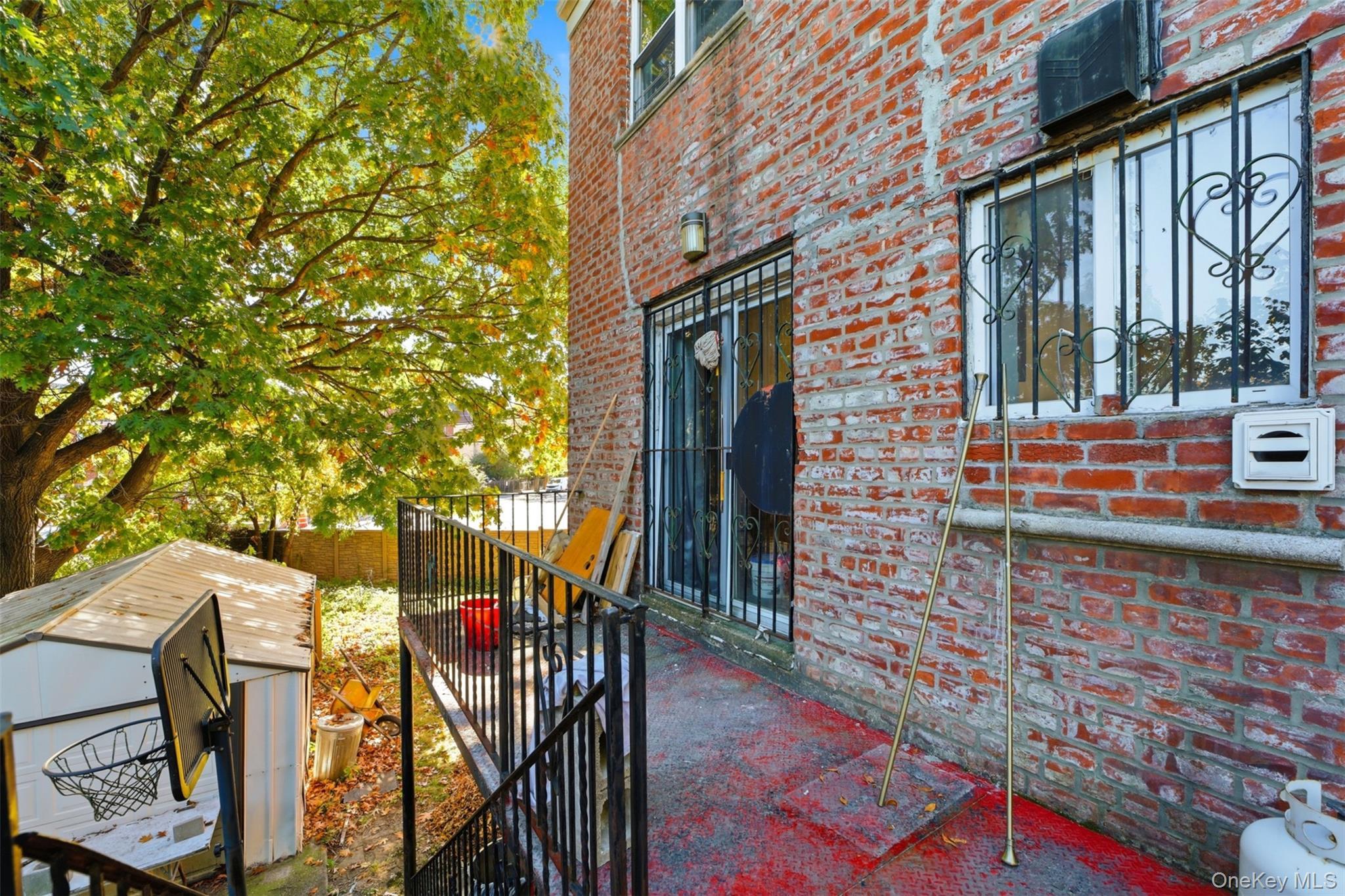 1073 E 233rd Street thumbnail 18