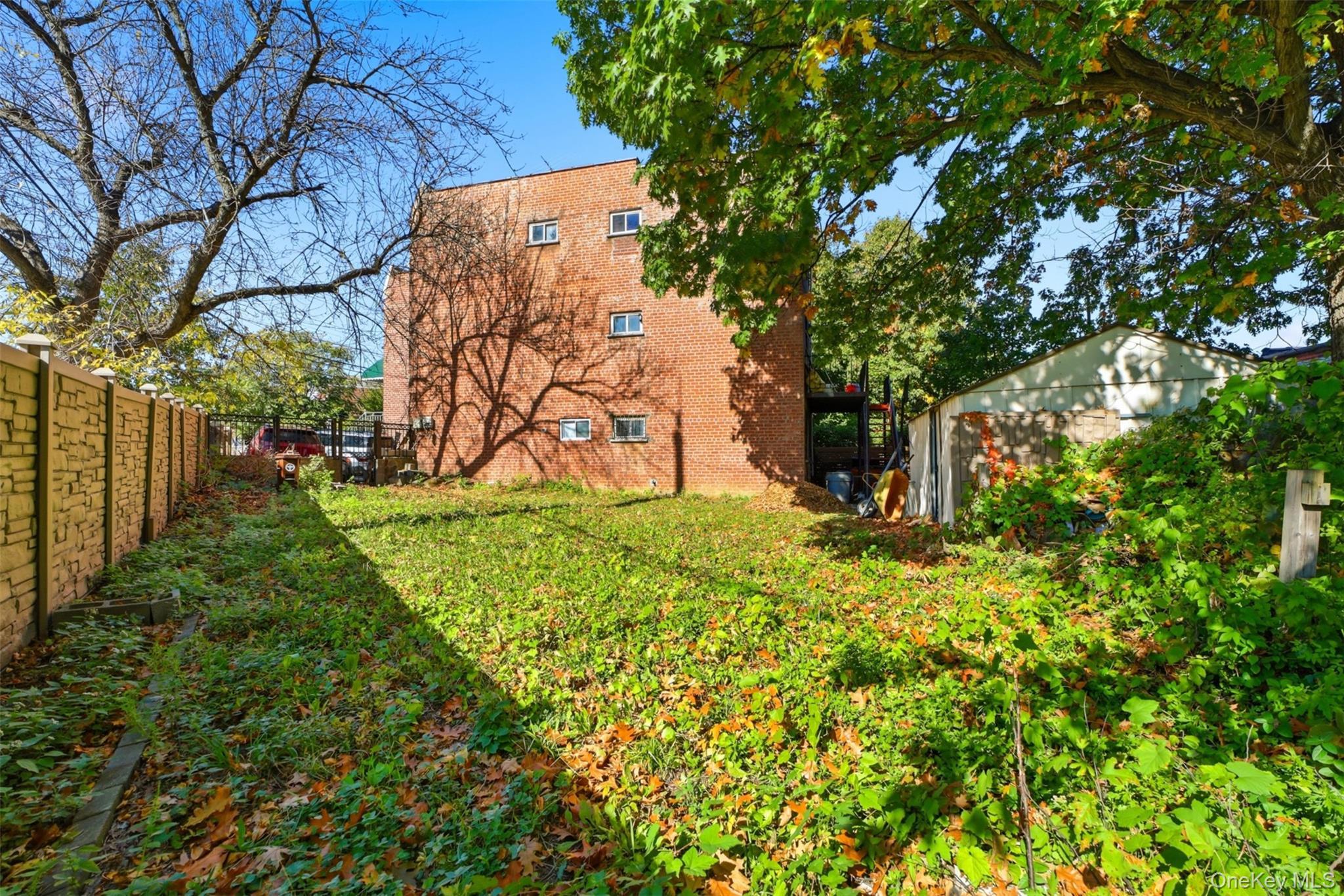 1073 E 233rd Street thumbnail 28