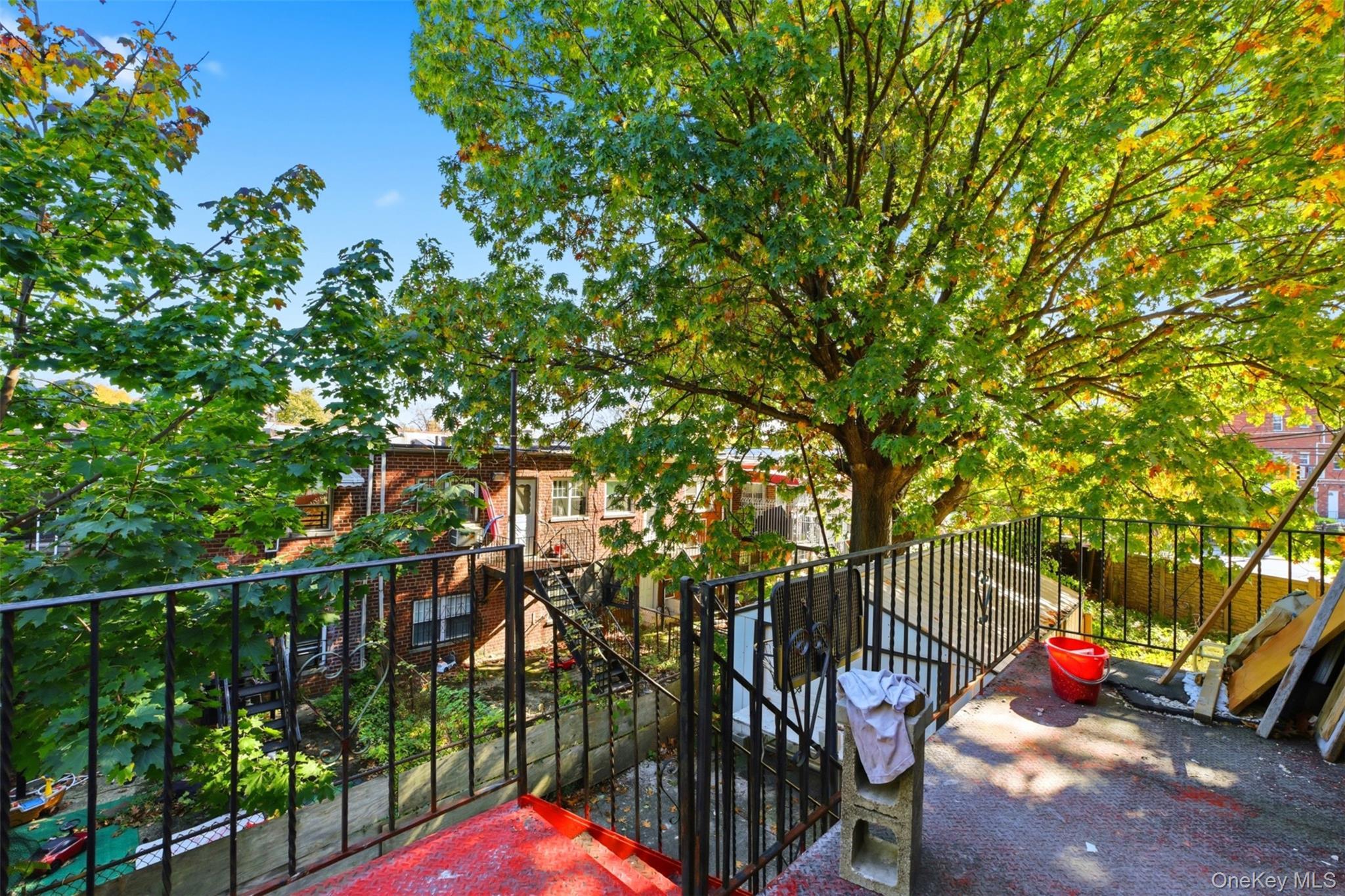 1073 E 233rd Street thumbnail 17